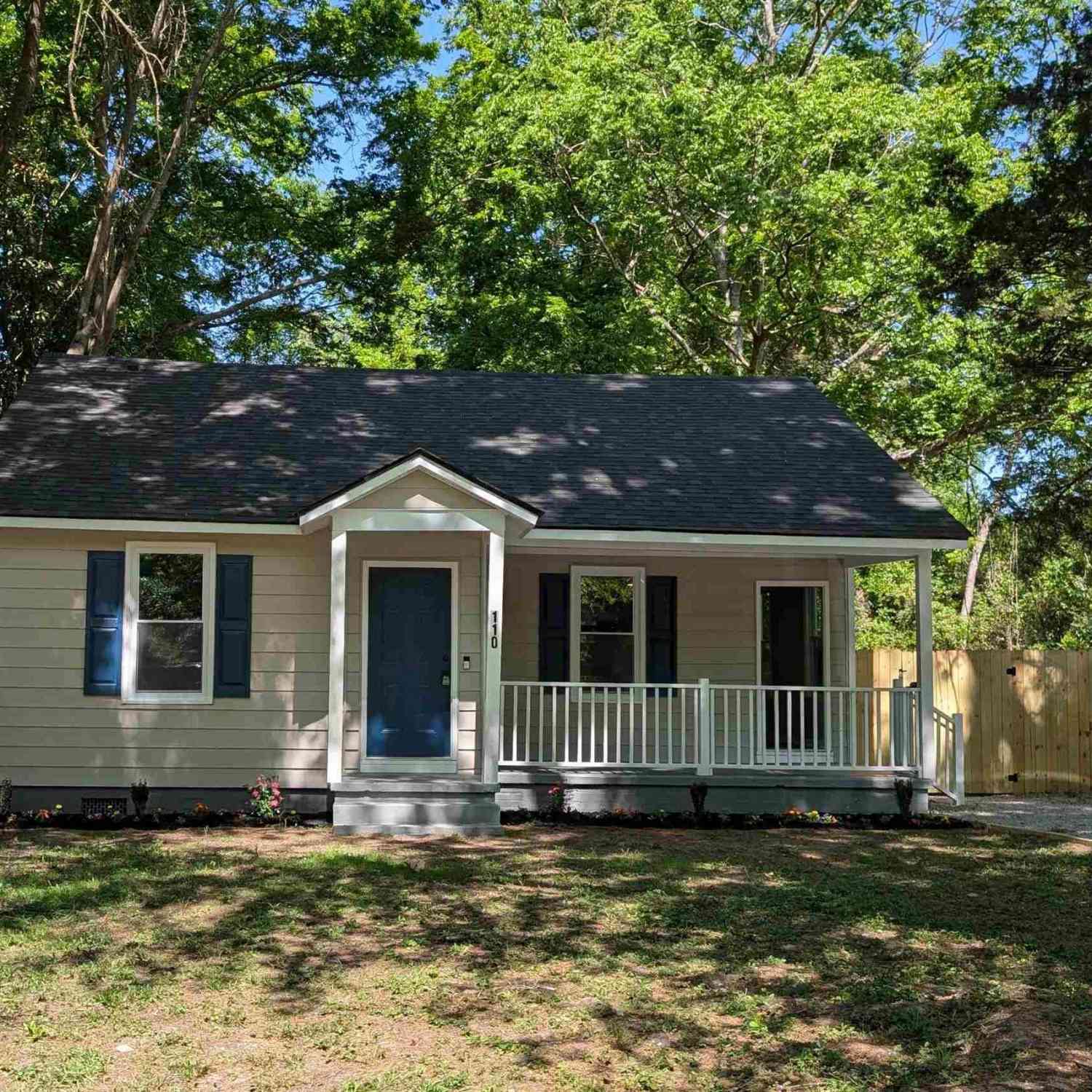 Homes For Sale - 110 Woodlawn Avenue<br/> Sumter, SC 29152