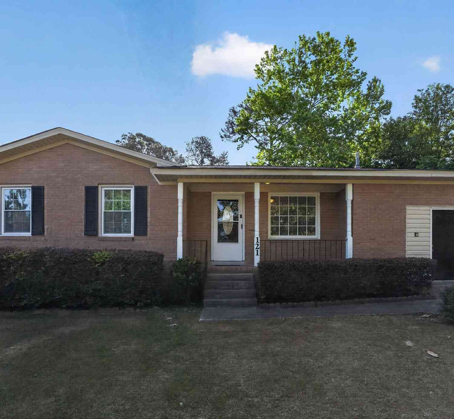 Homes For Sale - 121 Moone Cross Drive<br/> Columbia, SC 29209