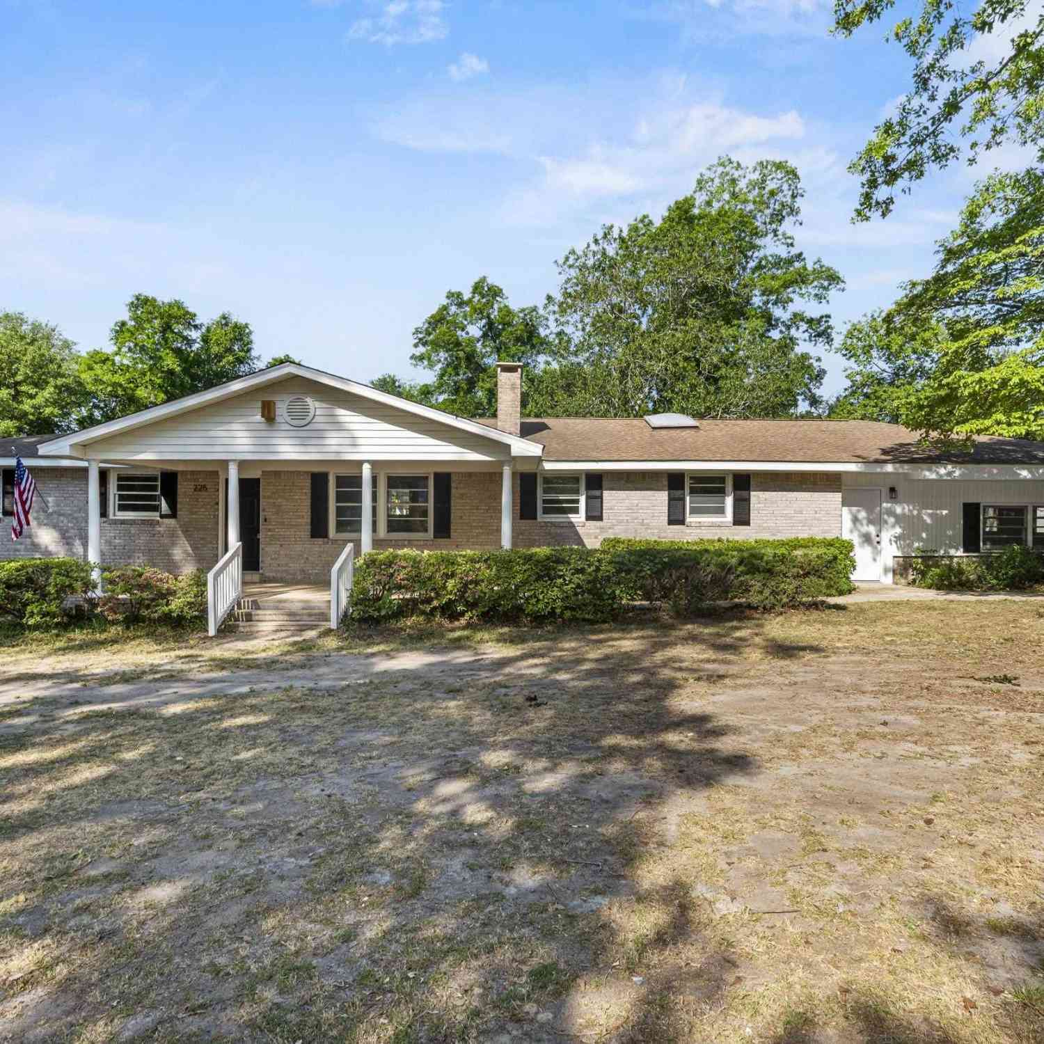 Homes For Sale - 225 Hickory Forest Street<br/> Columbia, SC 29209