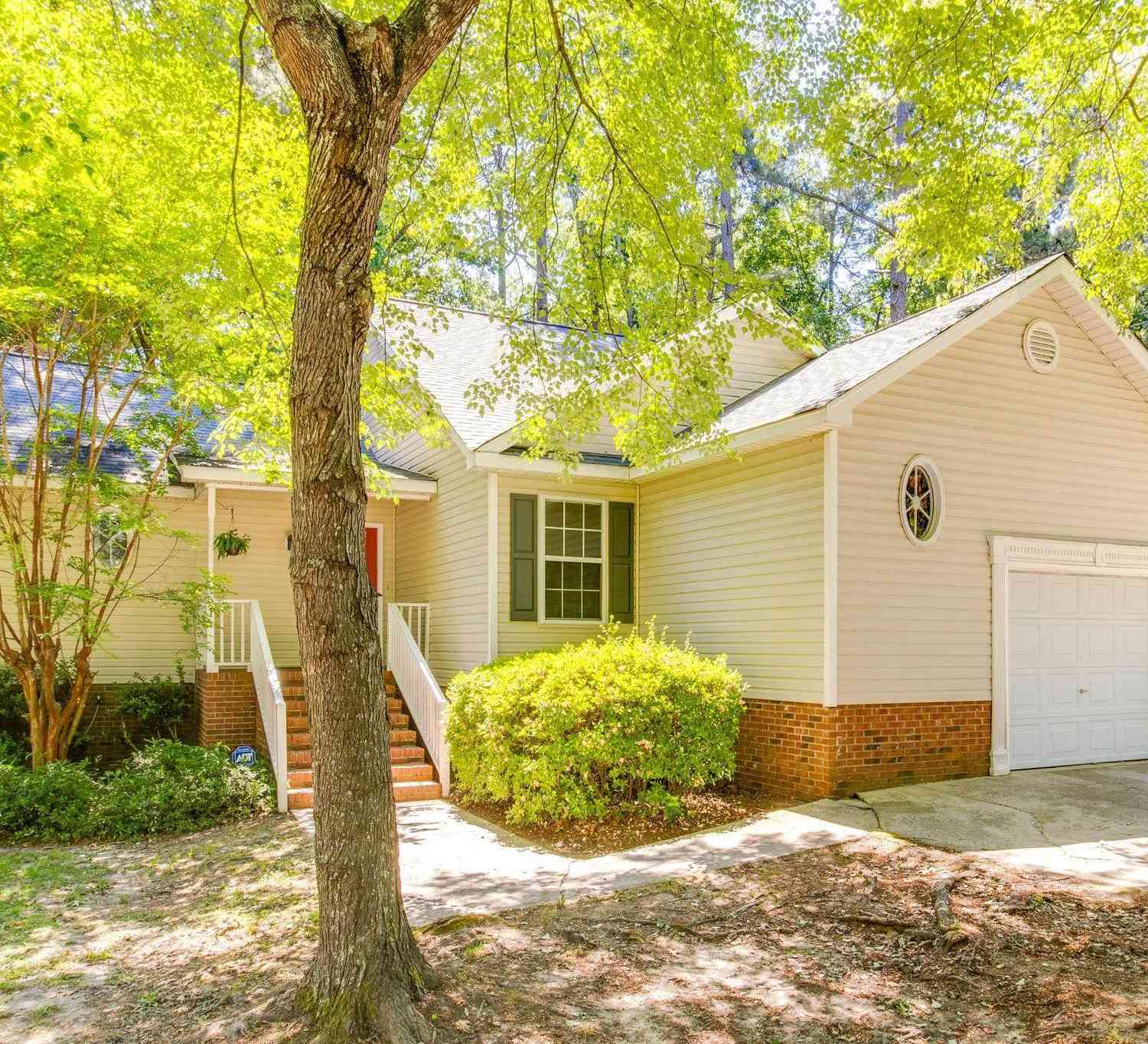 Homes For Sale - 21 Colony House Court<br/> Columbia, SC 29212