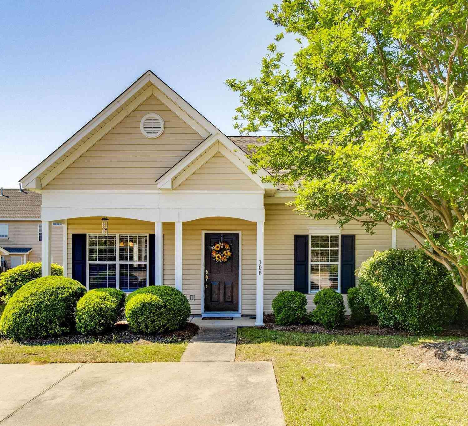 Townhouse For Sale - 106 Avebury Lane<br/> Columbia, SC 29229