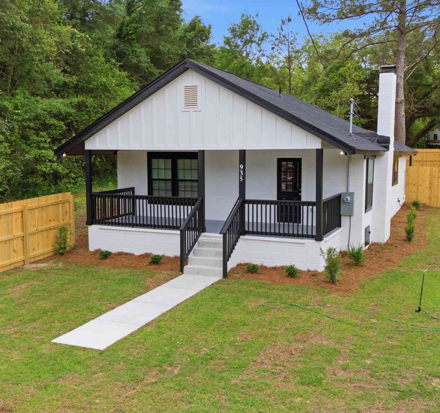 Homes For Sale - 935 Eastman Street<br/> Columbia, SC 29203