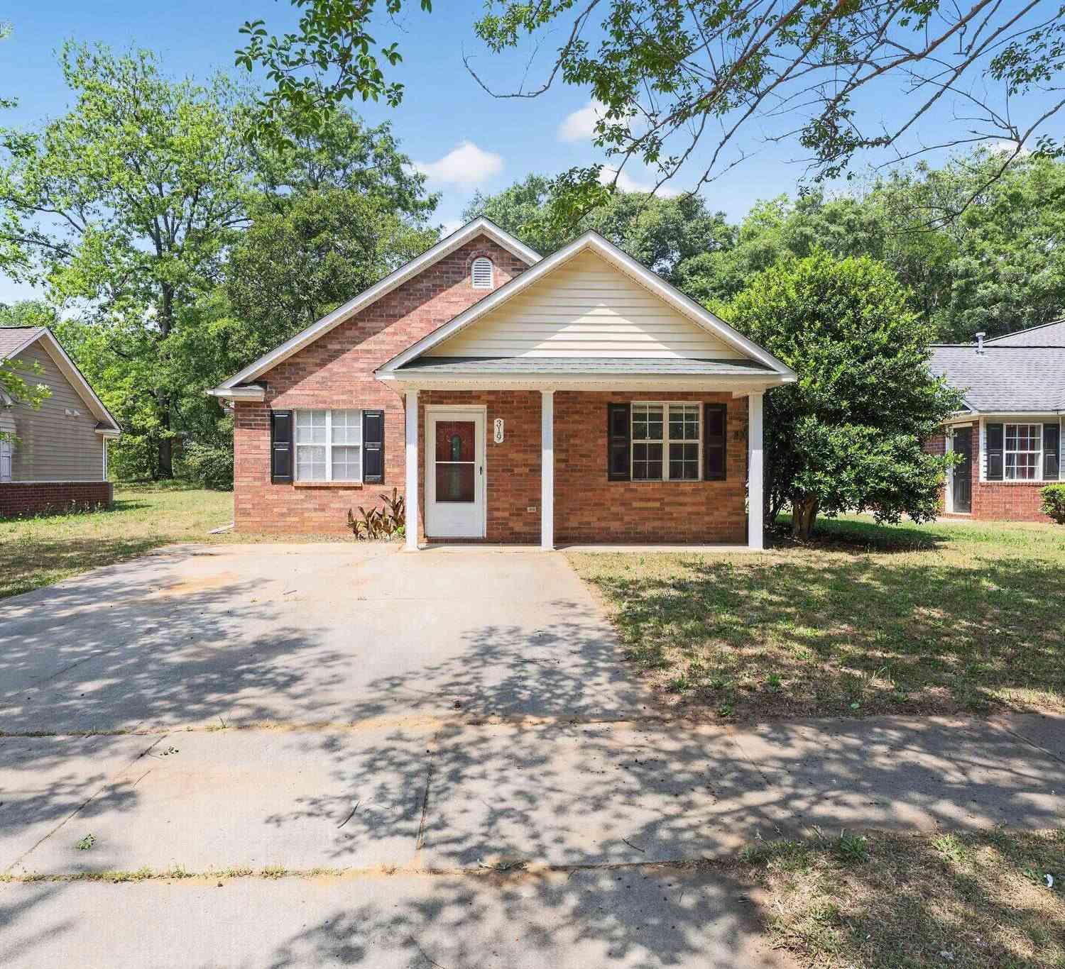 Homes For Sale - 319 Sumter Street NE<br/> Aiken, SC 29801