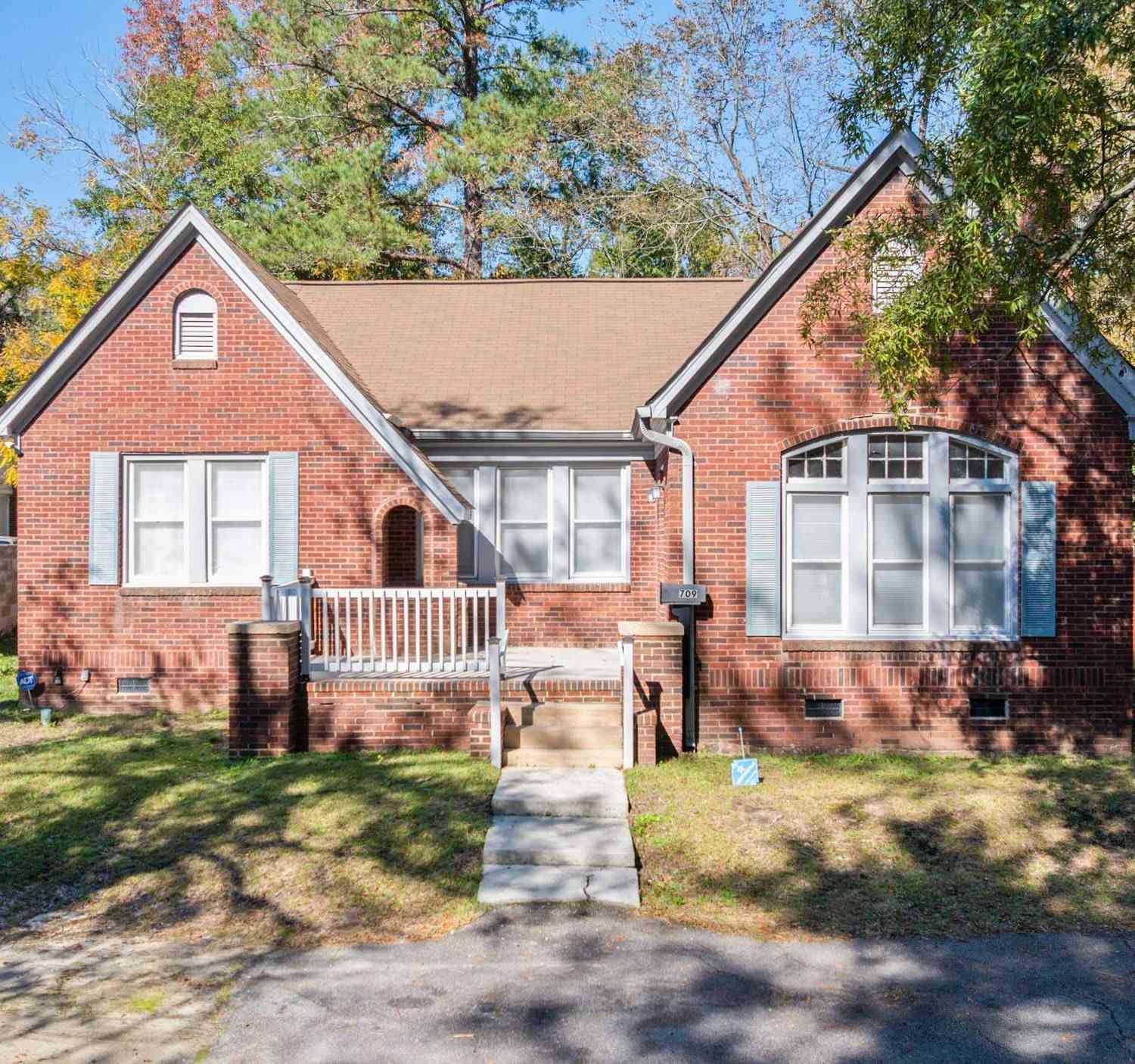 Homes For Sale - 709 Sunset Drive<br/> Columbia, SC 29203