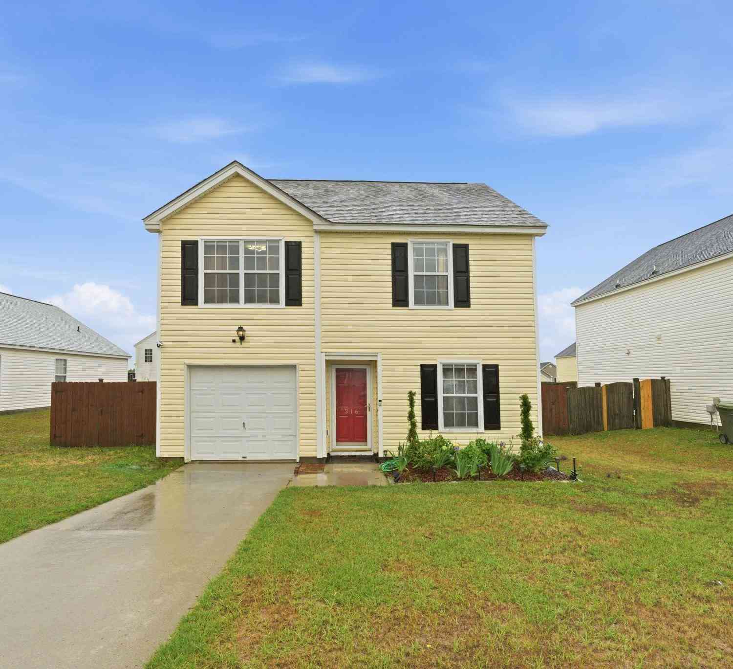 Homes For Sale - 316 E Waverly Place Court<br/> Columbia, SC 29229
