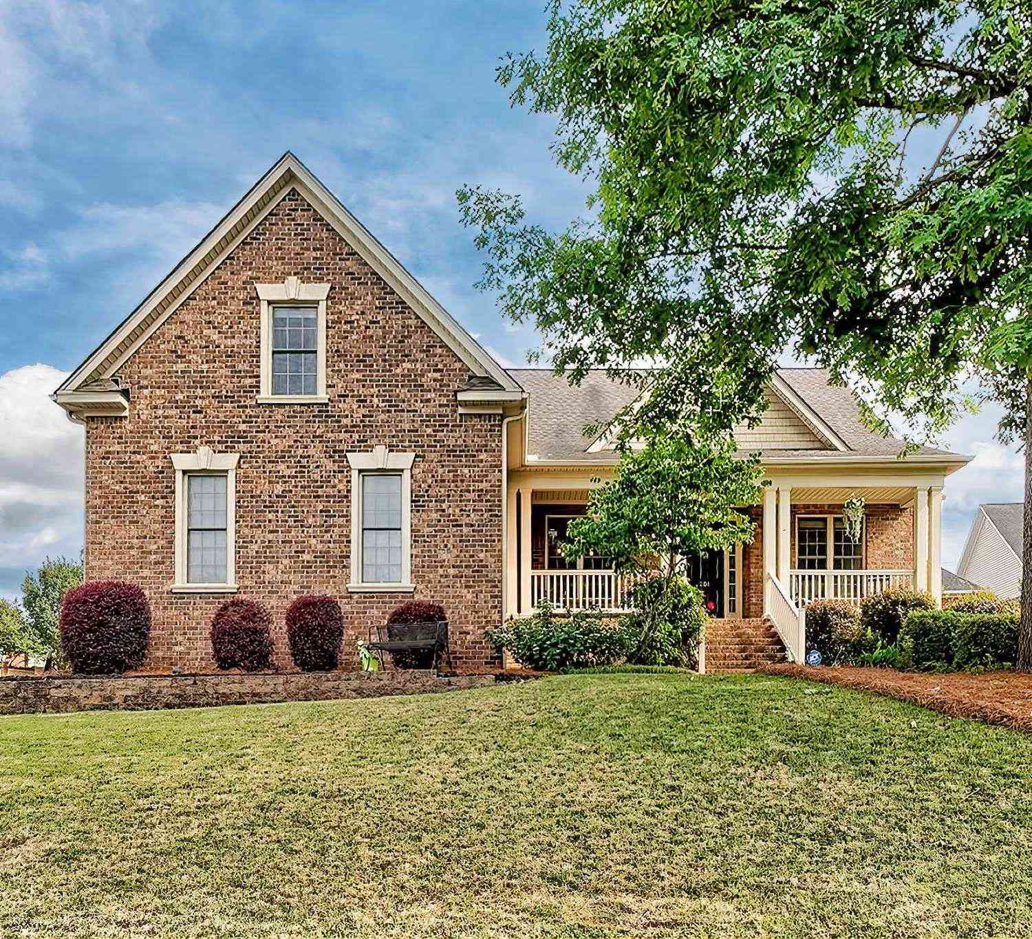 Homes For Sale - 201 Shoal Creek Drive<br/> Lexington, SC 29072