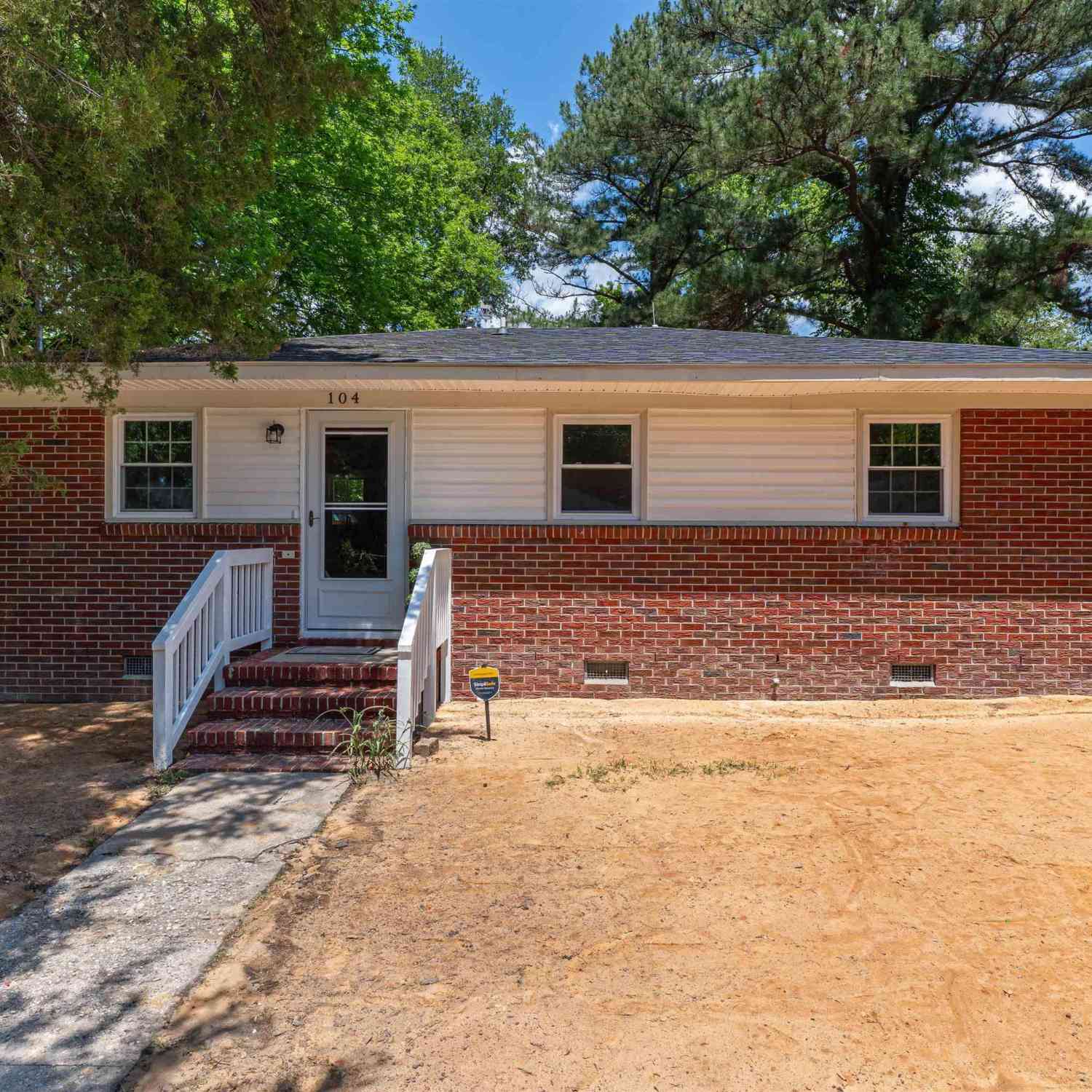 Homes For Sale - 104 Harllee Drive<br/> Darlington County, Darlington, SC 29532