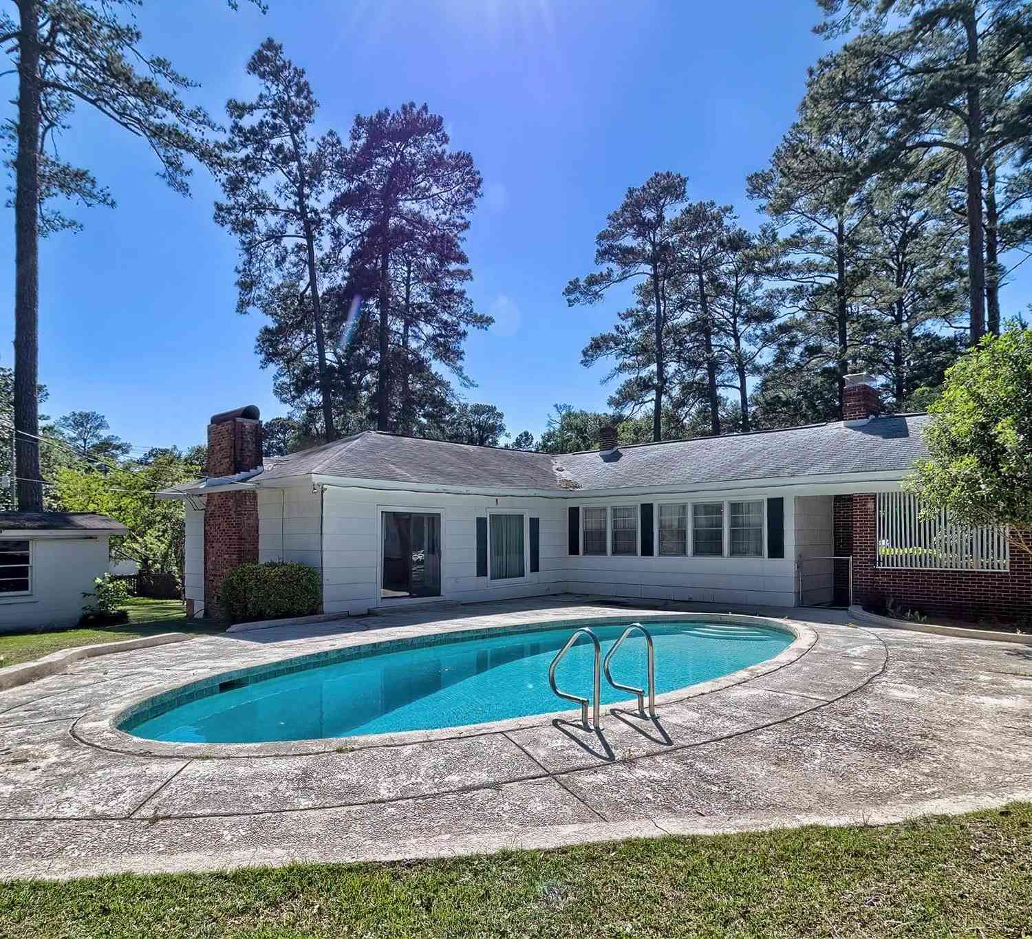 Homes For Sale - 5229 Circle Drive<br/> Columbia, SC 29206