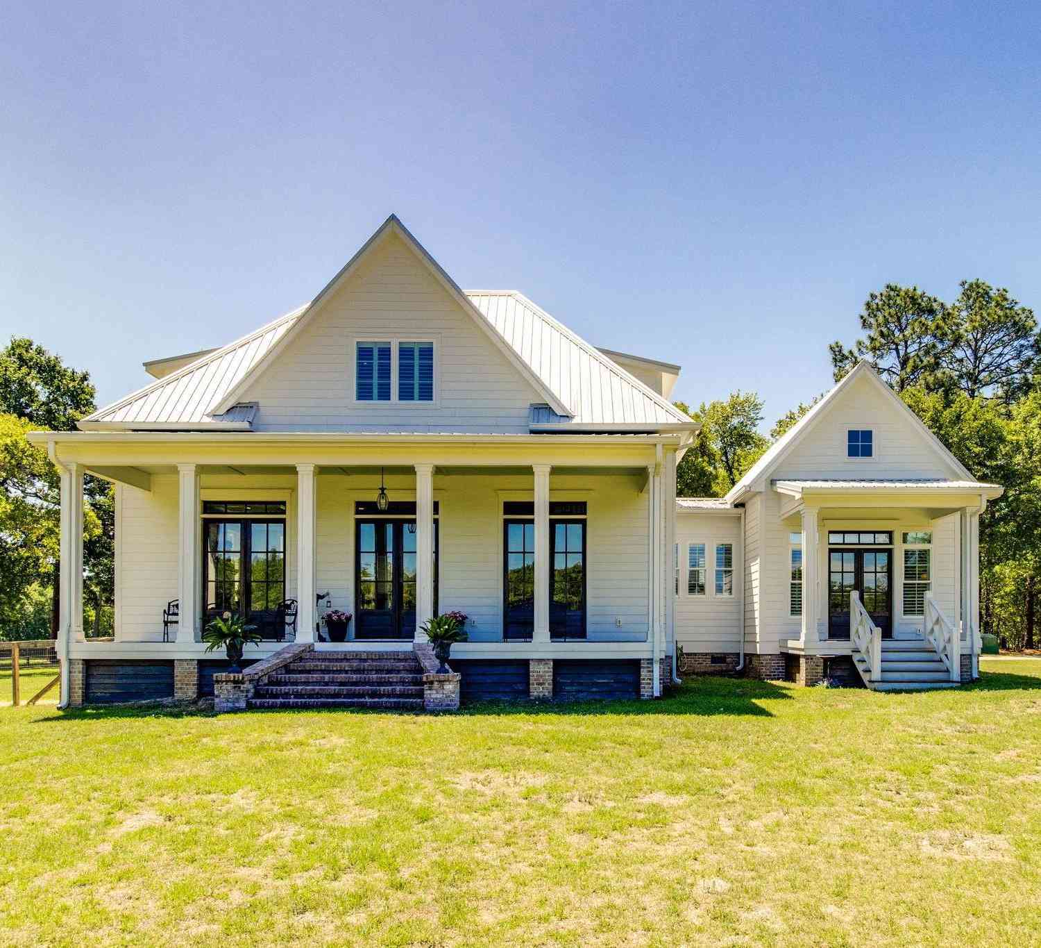 Homes For Sale - 100 Horse Pasture Road<br/> Camden, SC 29020
