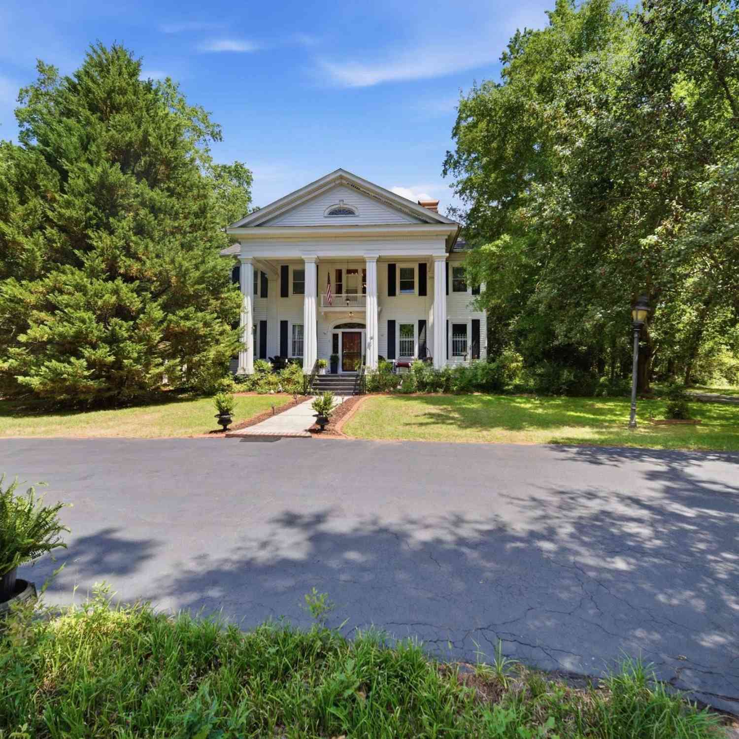 Homes For Sale - 70 Honeysuckle Lane<br/> Winnsboro, SC 29180