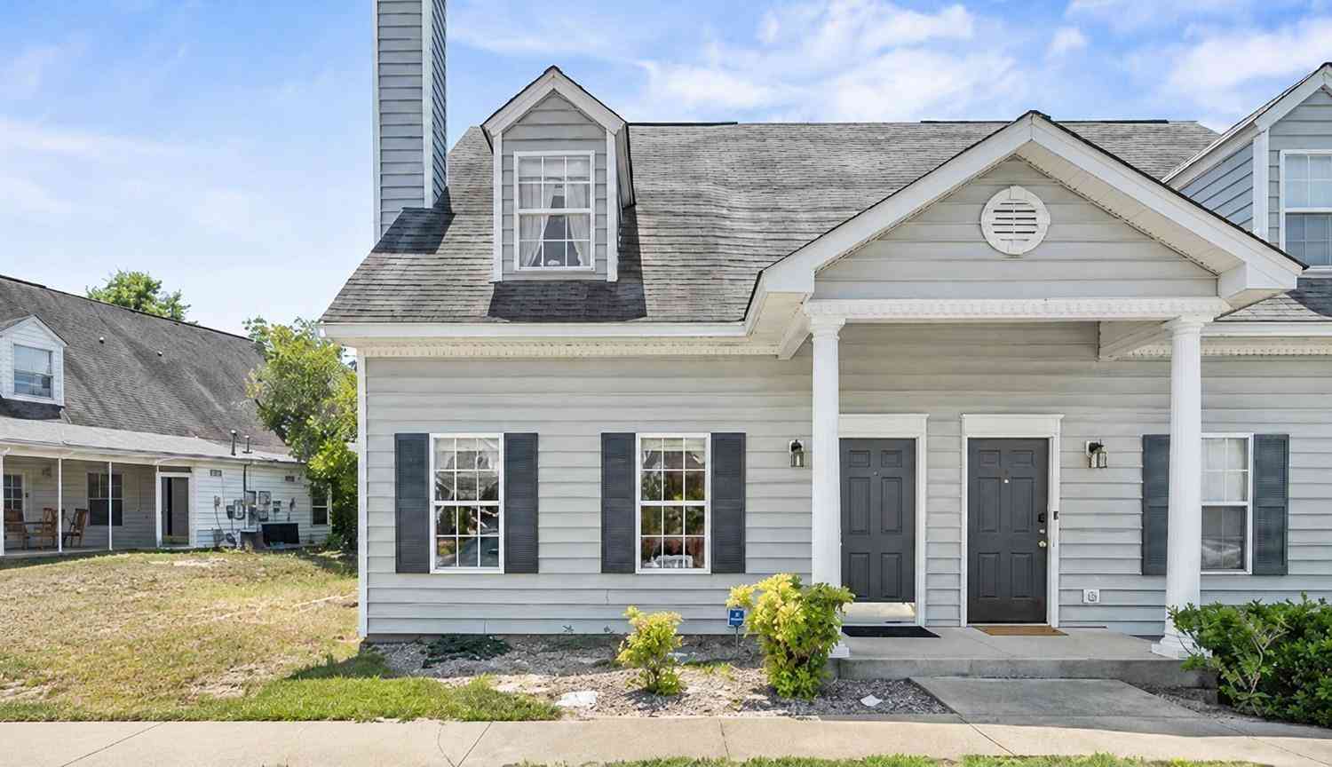 Townhouse For Sale - 15 Baltusrol Court<br/> Columbia, SC 29223