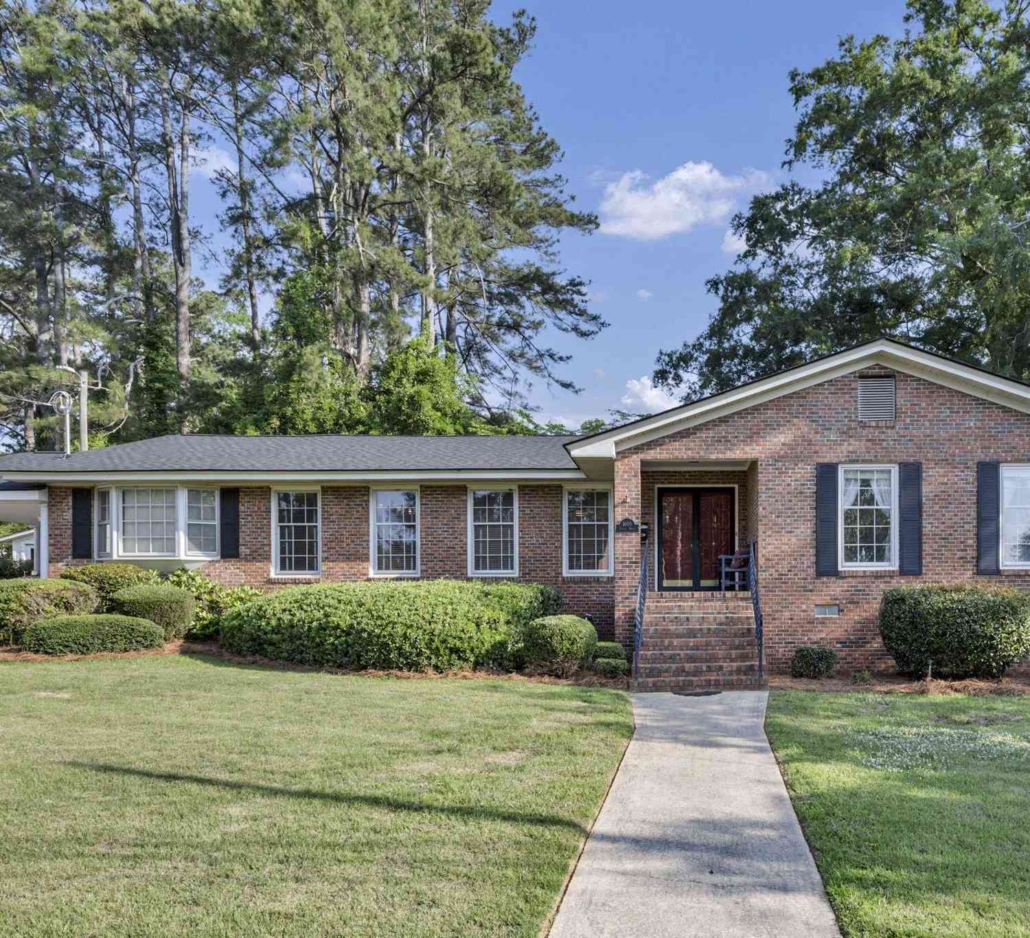 Homes For Sale - 1605 Circle Drive<br/> Newberry, SC 29108