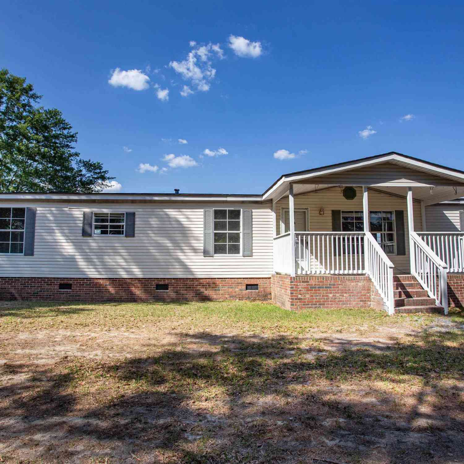 Mobile Home For Sale - 2136 Ridgeway Road<br/> Lugoff, SC 29078