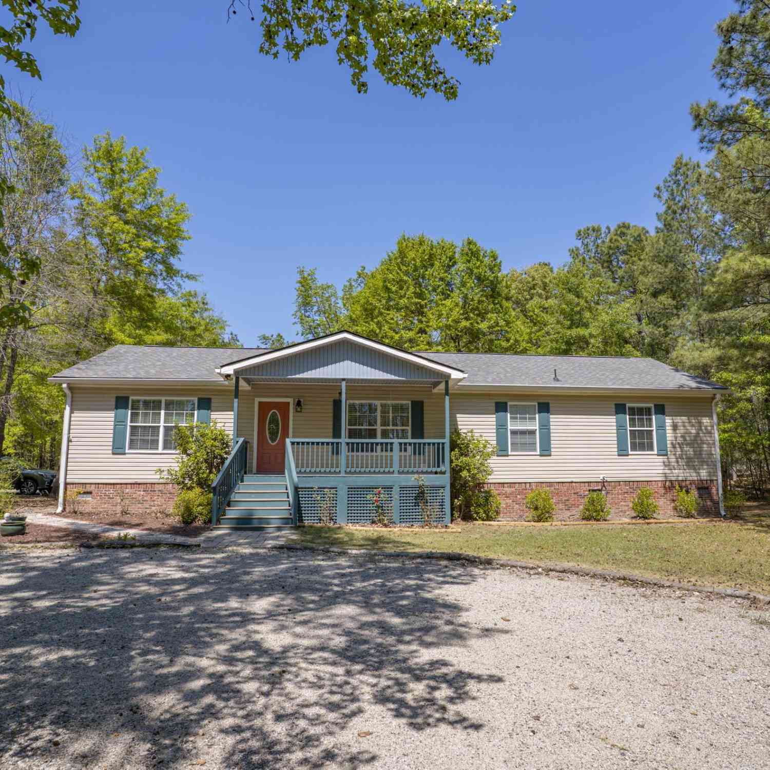Homes For Sale - 122 E Lonesome Pine Trail<br/> Kershaw County, Camden, SC 29020