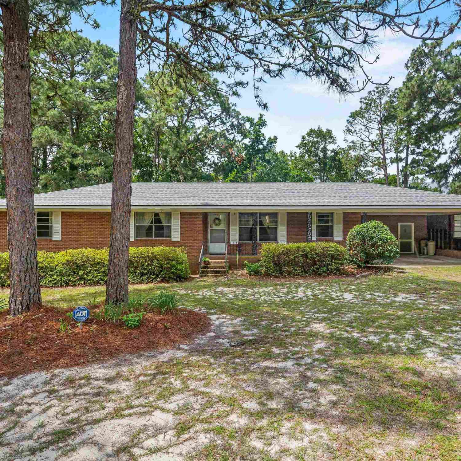 Homes For Sale - 1041 Lynn Drive<br/> West Columbia, SC 29170