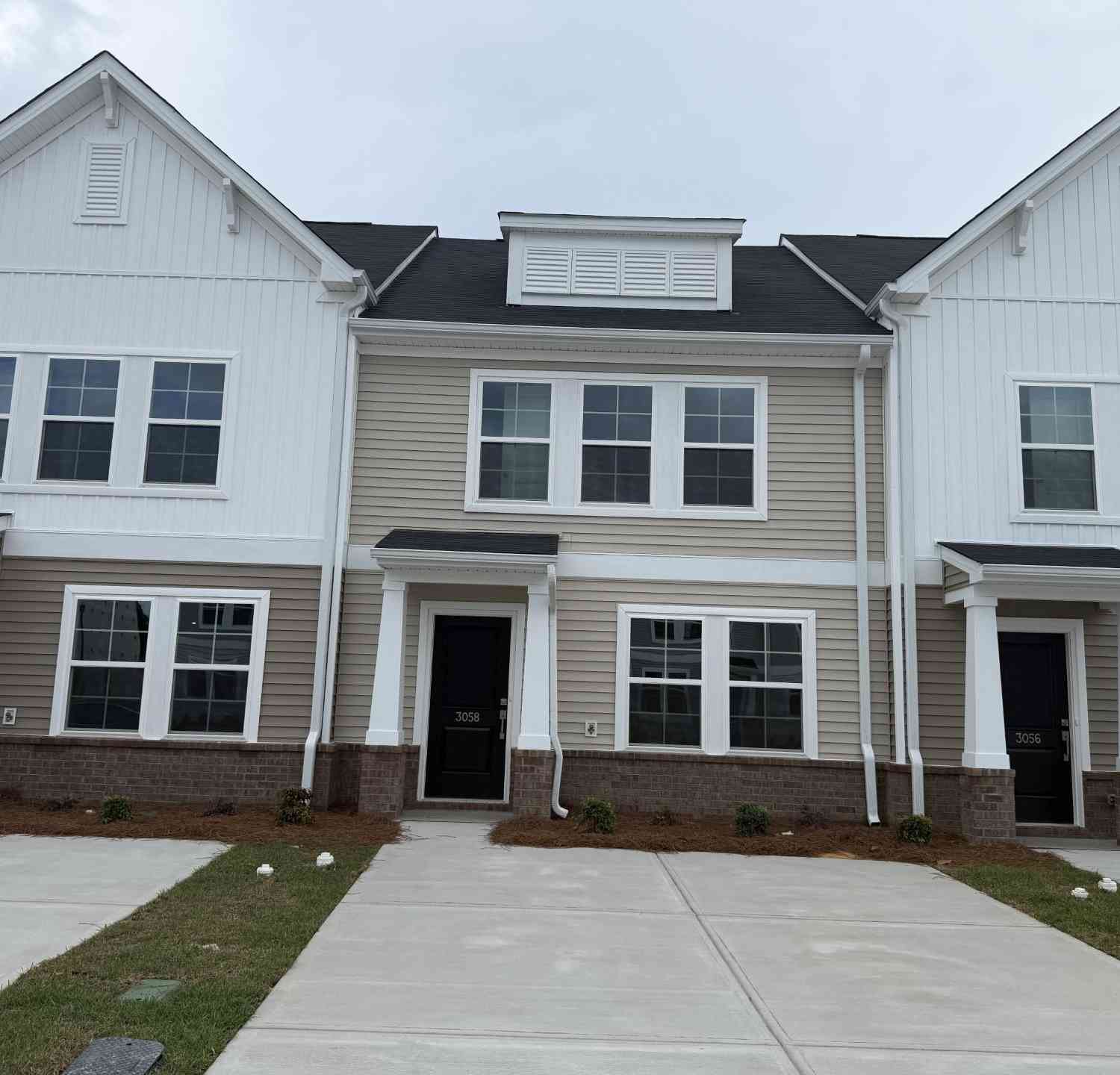 Townhouse For Sale - 3058 Harborview Drive<br/> Columbia, SC 29229