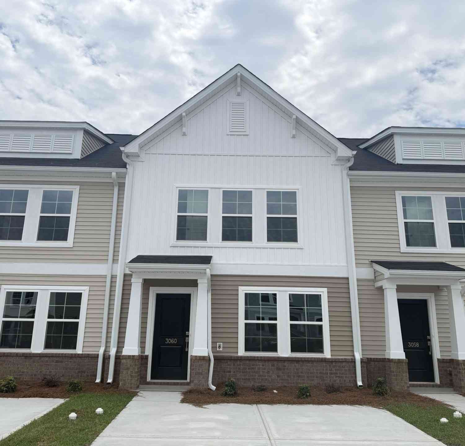 Townhouse For Sale - 3060 Harborview Drive<br/> Columbia, SC 29229