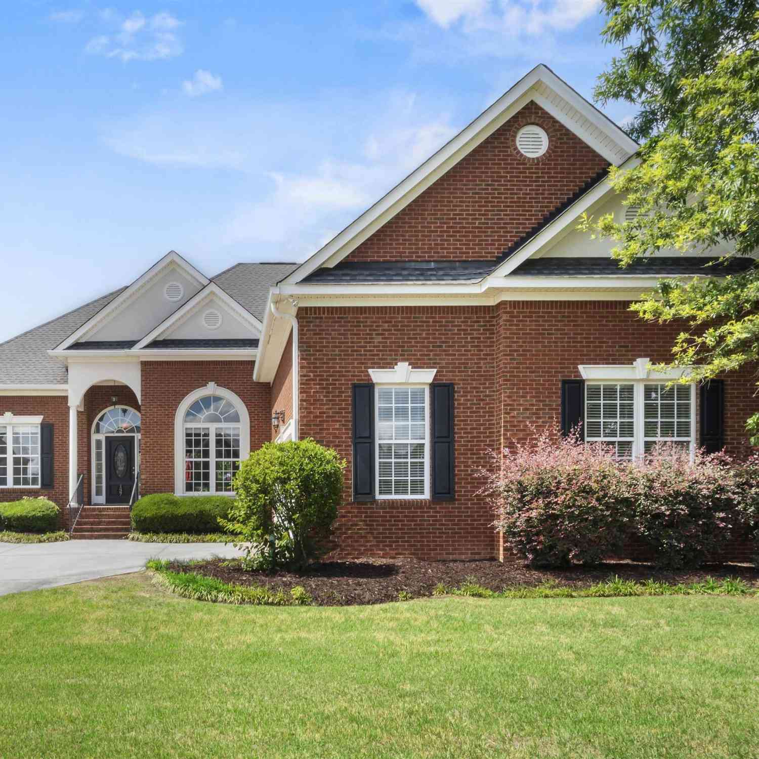 Homes For Sale - 137 Royal Lythan Drive<br/> Lexington, SC 29072