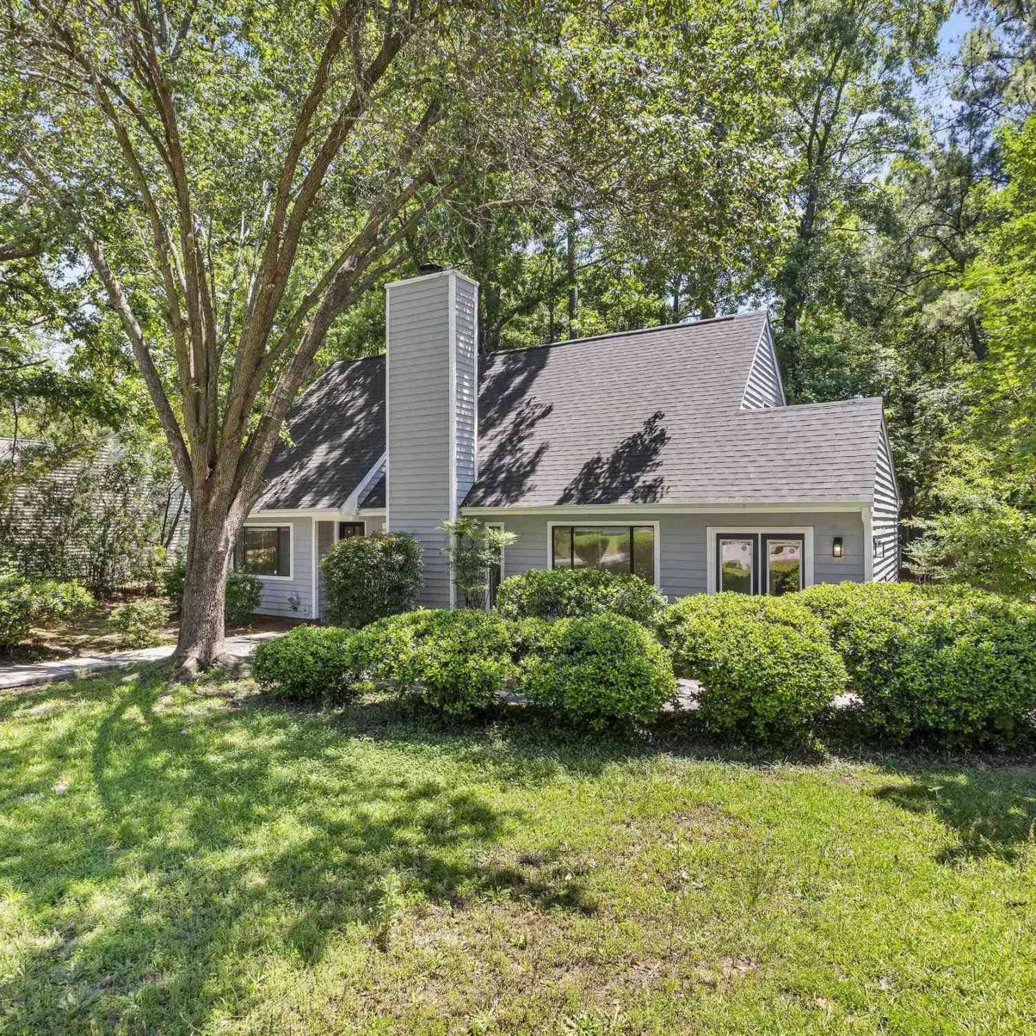Homes For Sale - 1 Pioneers Point Court<br/> Irmo, SC 29063