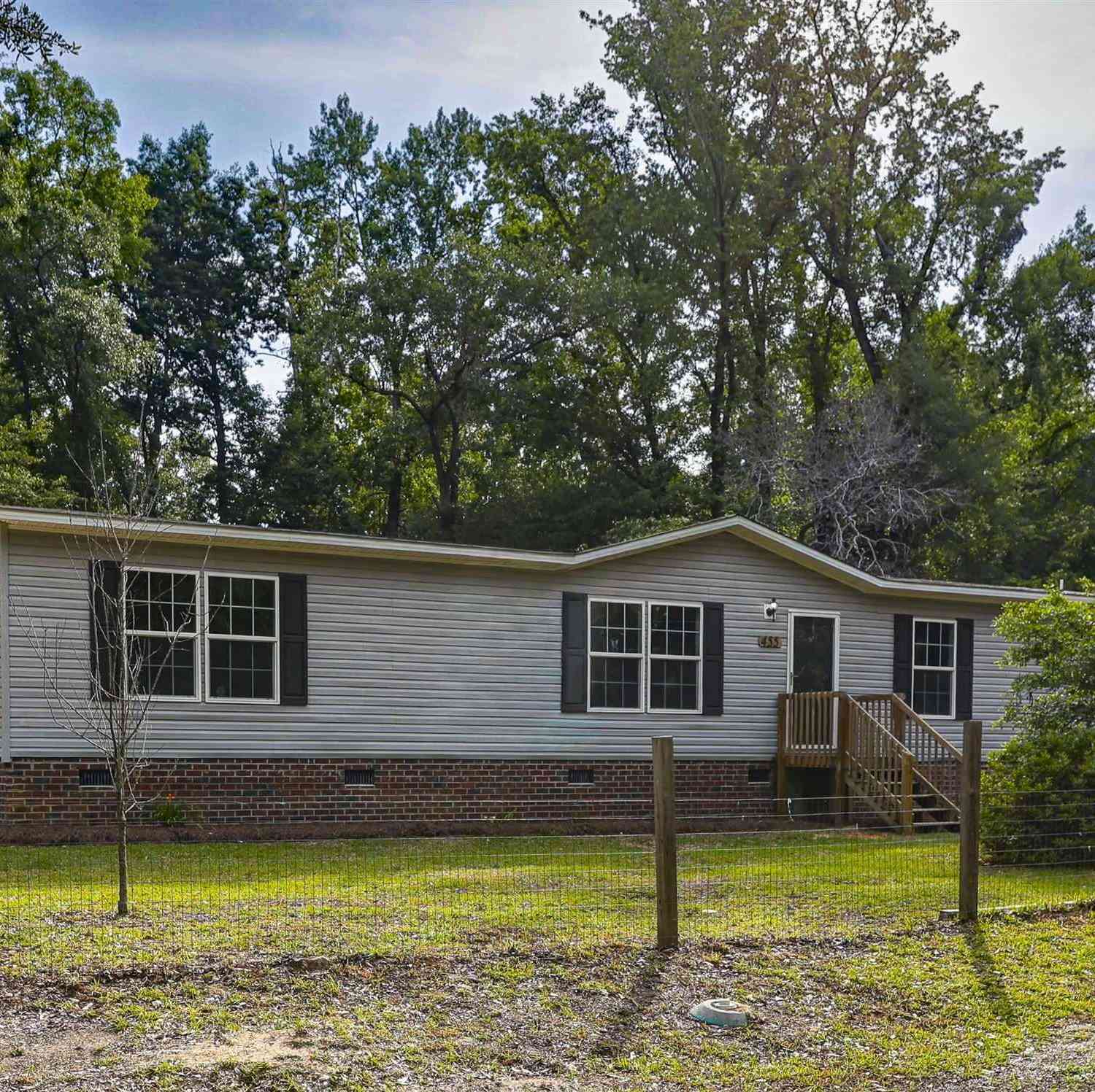 Mobile Home For Sale - 455 W 8th Street<br/> Lexington County, Swansea, SC 29160