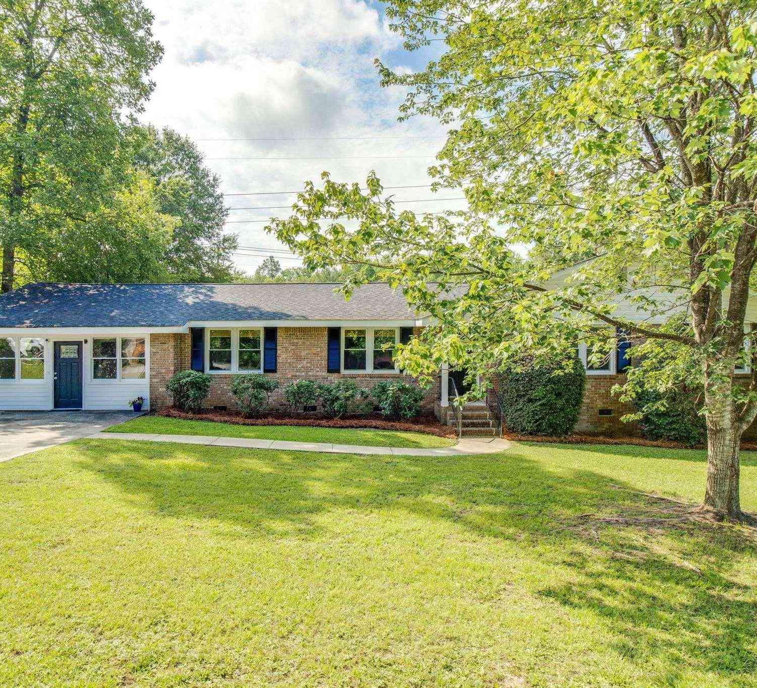 Homes For Sale - 611 N Eden Drive<br/> Cayce, SC 29033