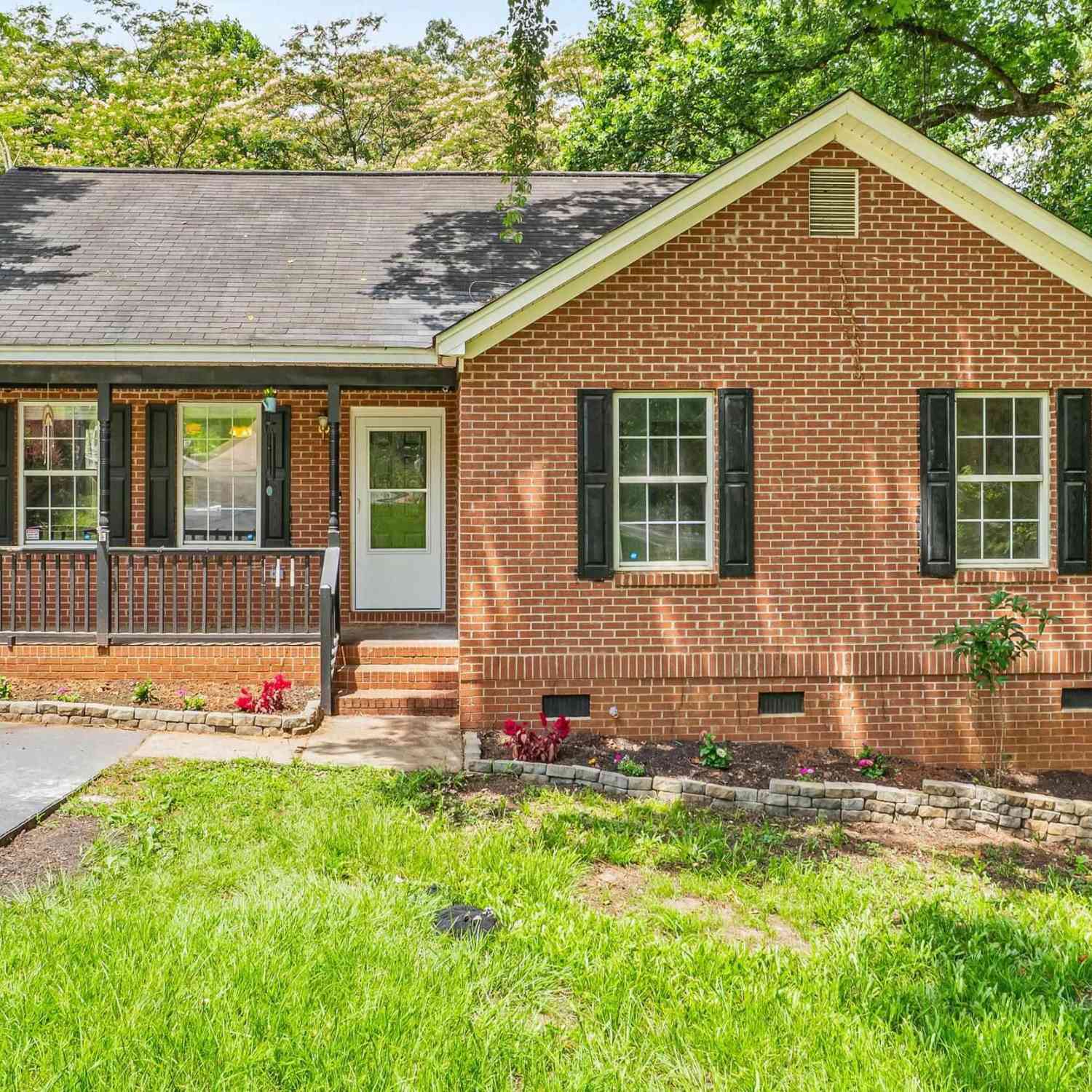 Homes For Sale - 4223 Woodridge Drive<br/> Columbia, SC 29203