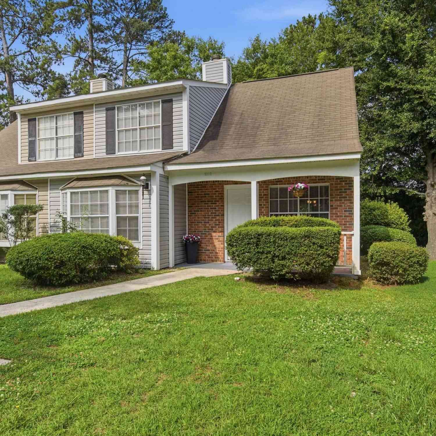 Townhouse For Sale - 1111 Cloister Place<br/> Columbia, SC 29210