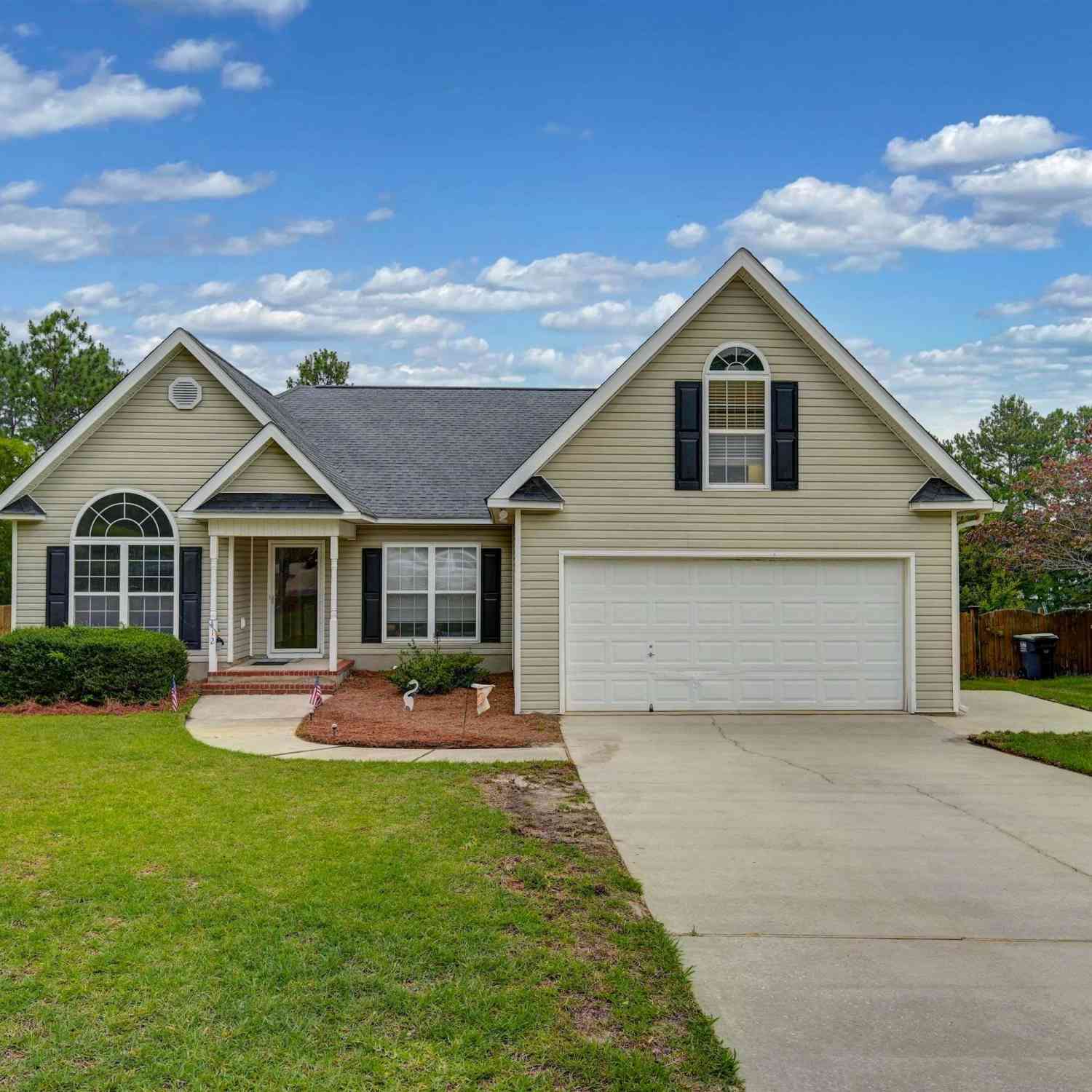 Homes For Sale - 412 Knotts Court<br/> Lexington, SC 29073