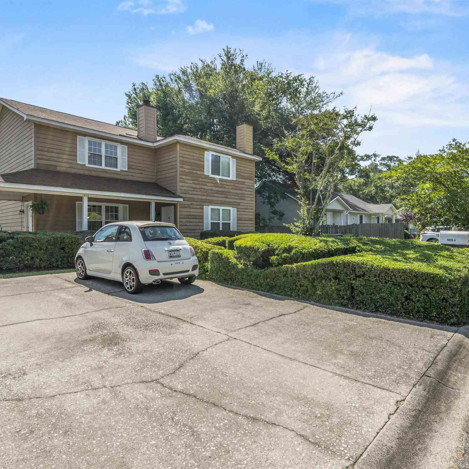 Townhouse For Sale - 1910 Greenoaks Drive #A<br/> Columbia, SC 29206