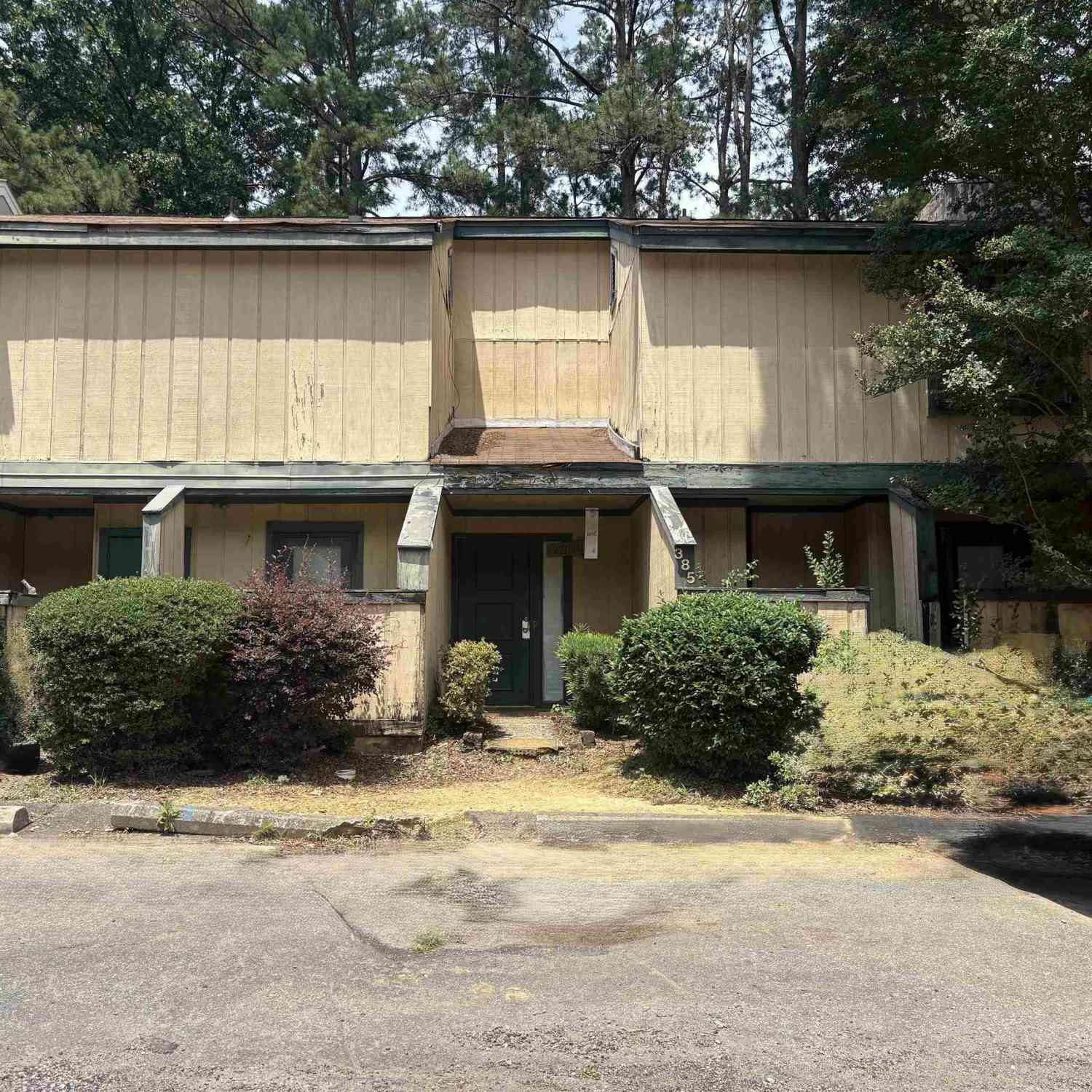 Townhouse For Sale - 385 Hickory Hill Drive<br/> Columbia, SC 29210