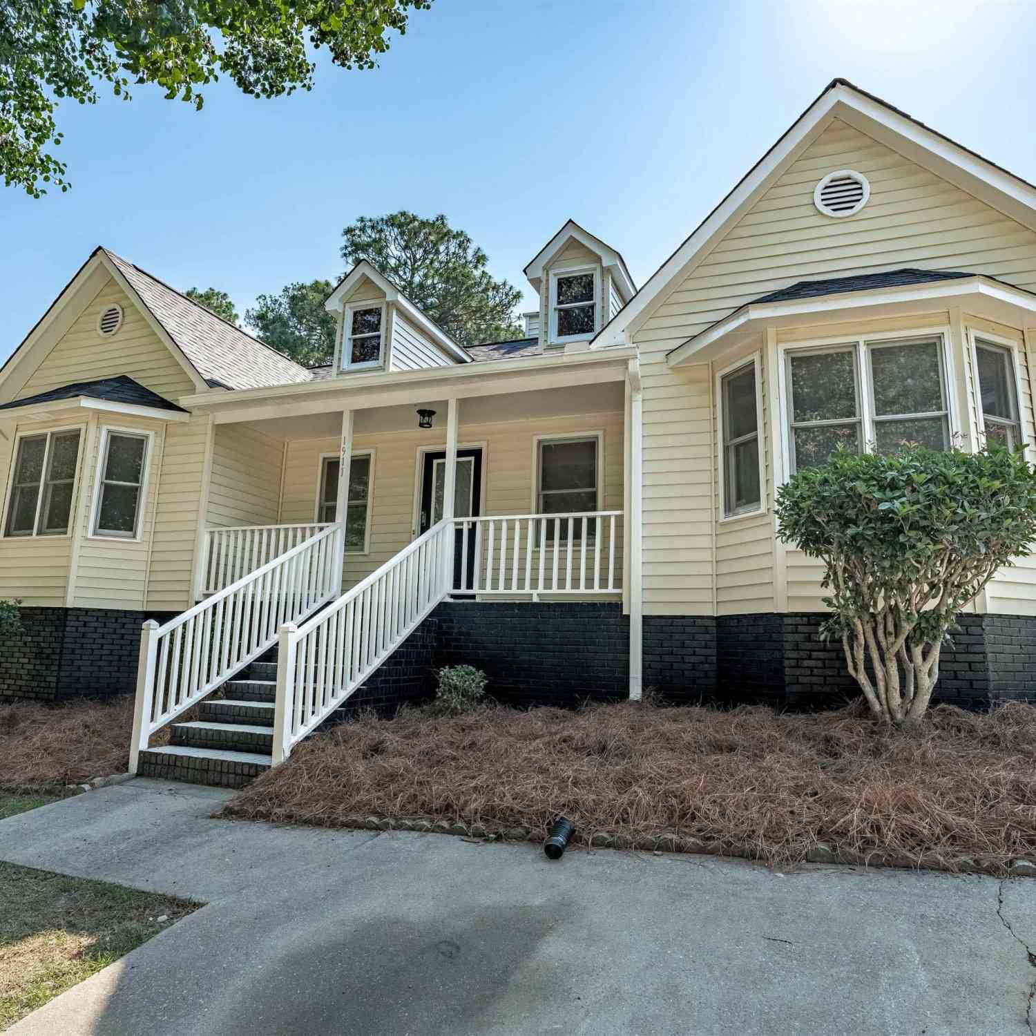 Homes For Sale - 1911 Toole Street<br/> Lexington County, Cayce, SC 29033