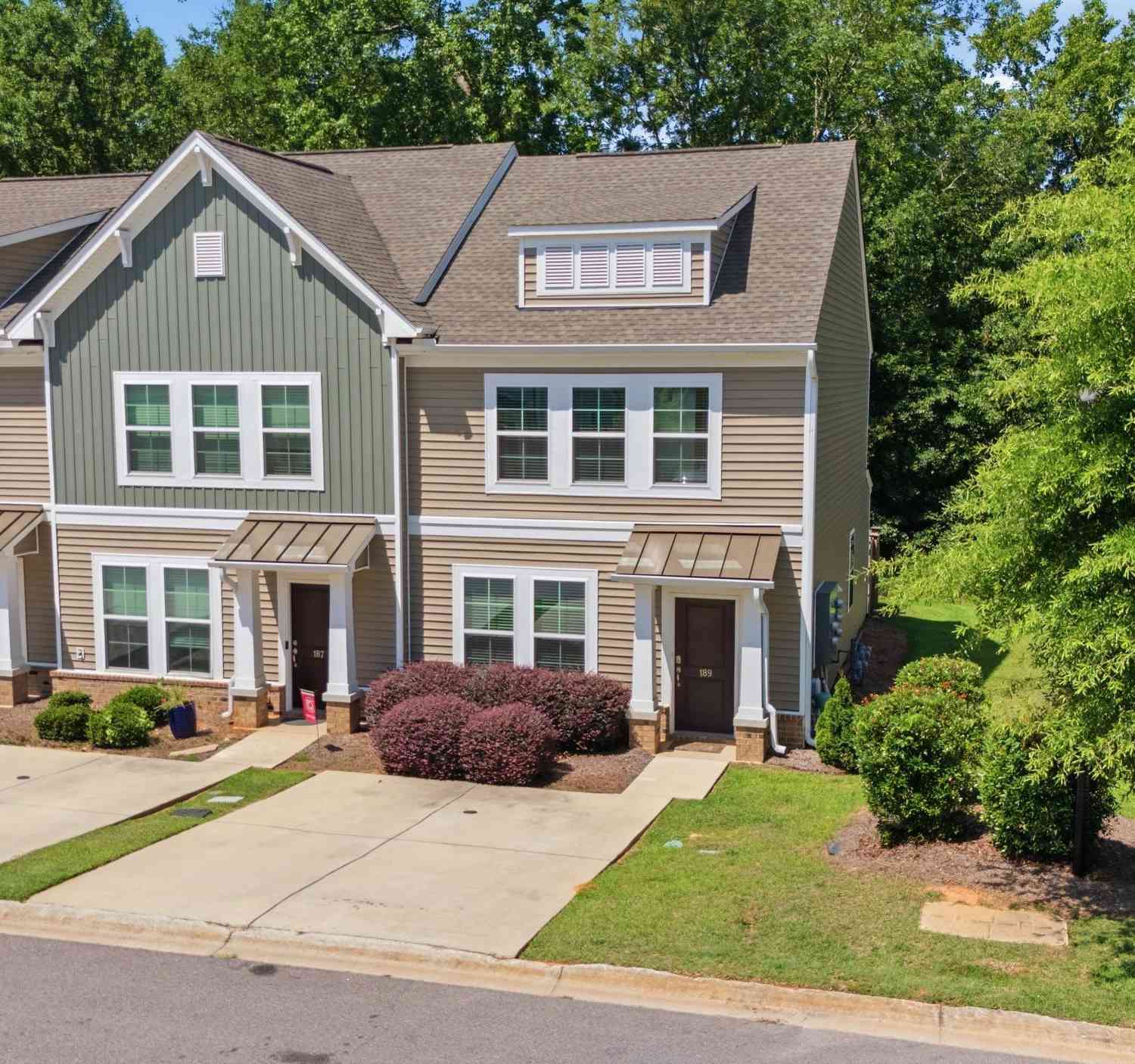 Townhouse For Sale - 189 Northwood Street<br/> Columbia, SC 29201