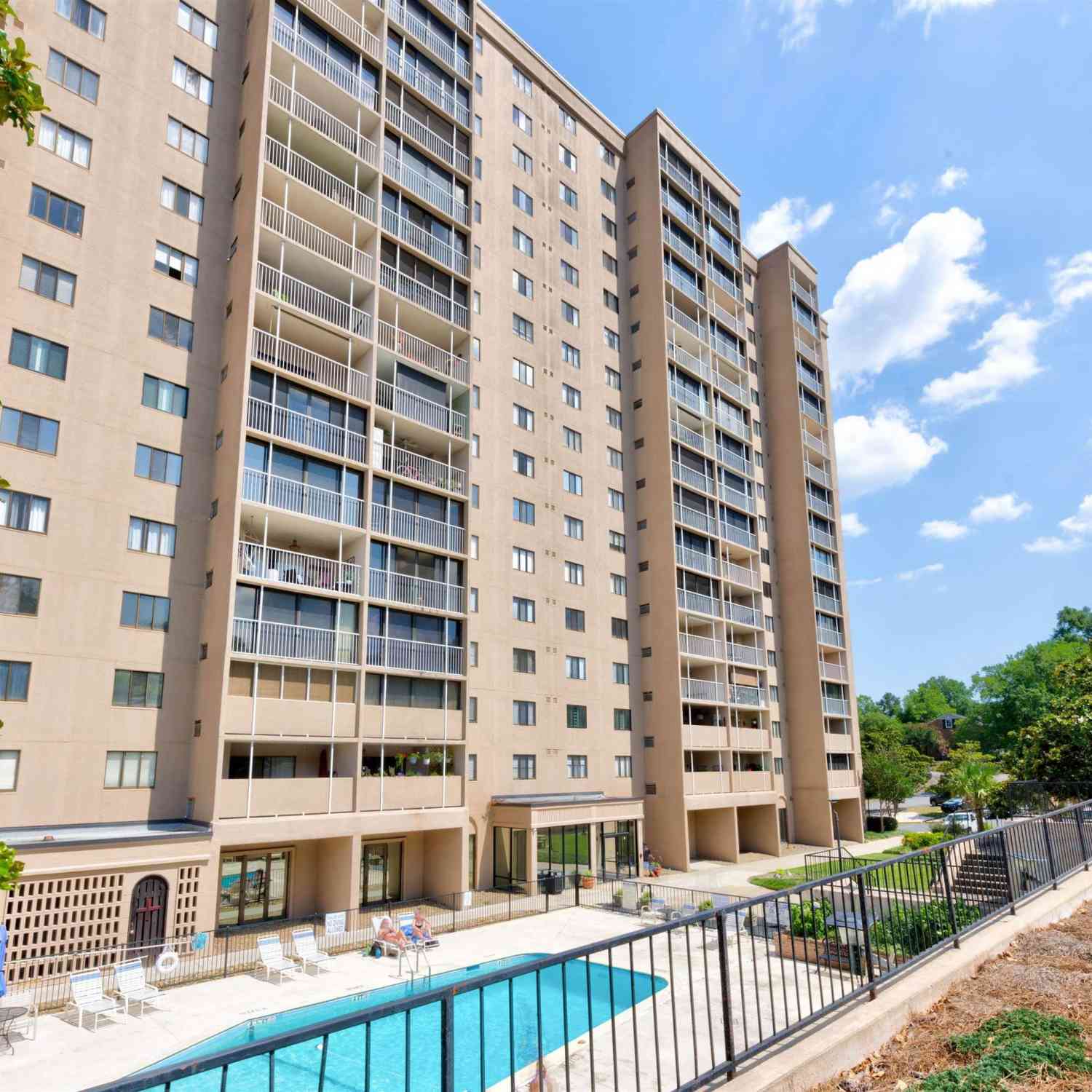 Condo For Sale - 1825 St Julian Place #8-B<br/> Columbia, SC 29204