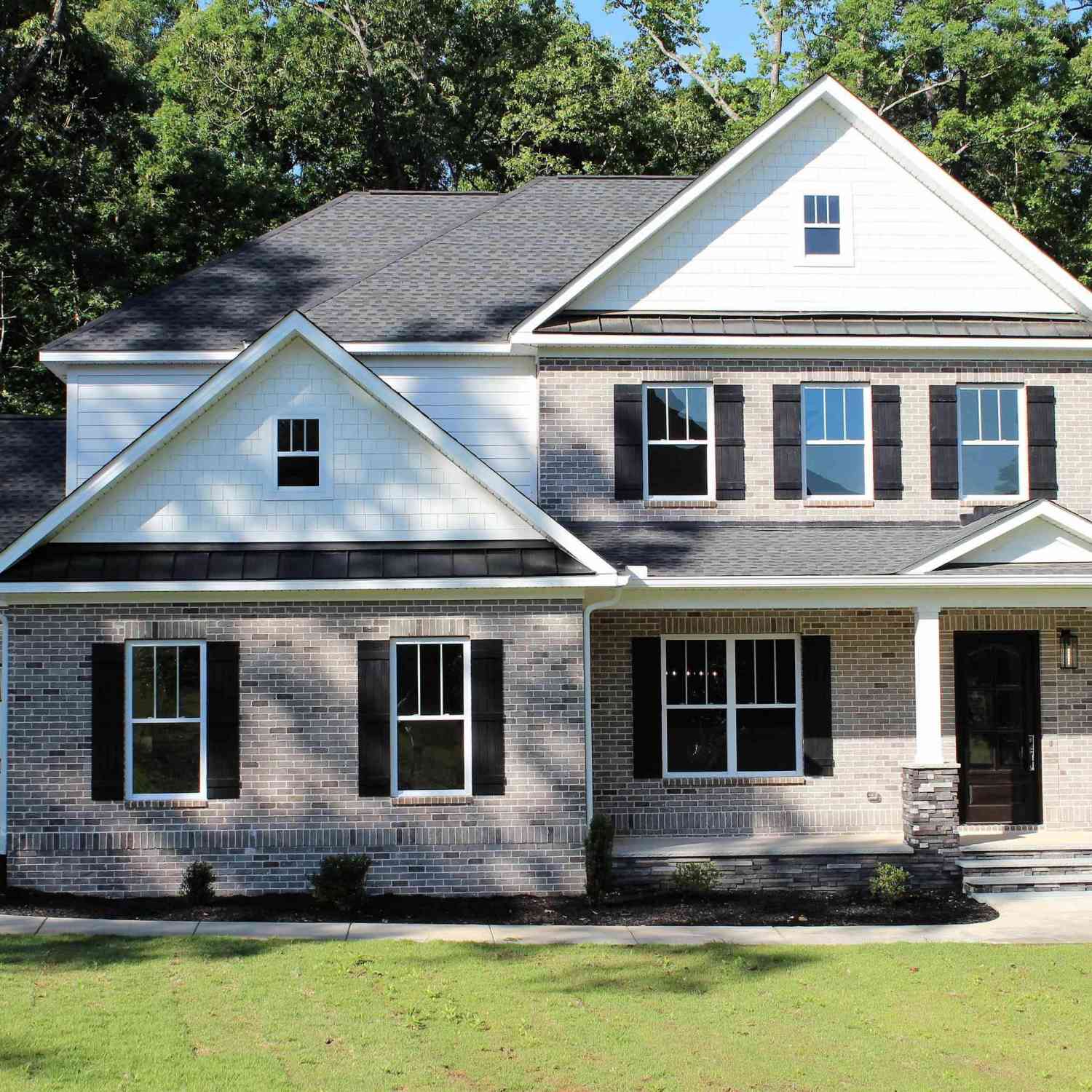 Homes For Sale - 100 King Lees Court<br/> Lexington, SC 29072