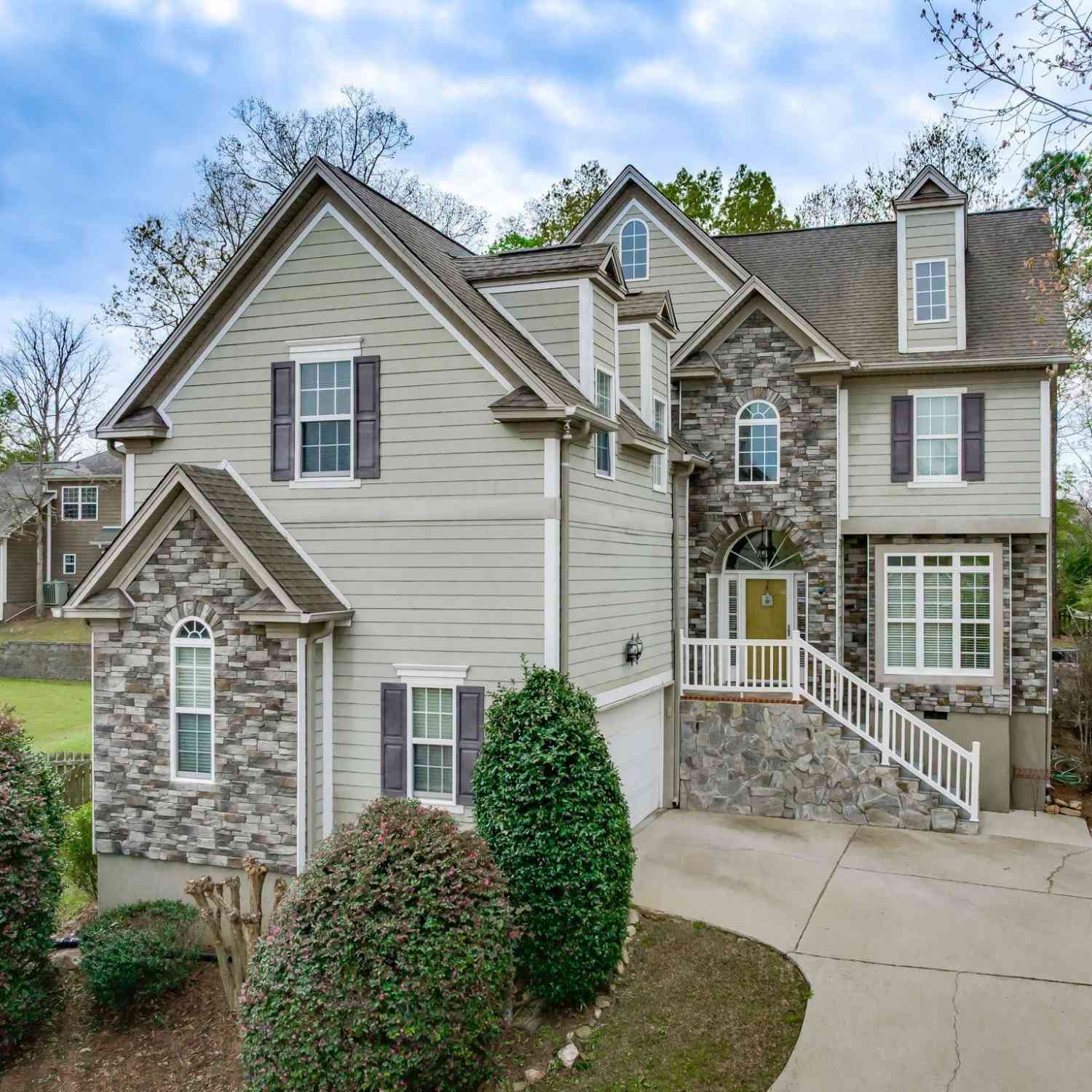 Homes For Sale - 9 N Woodburn Lane<br/> Columbia, SC 29212
