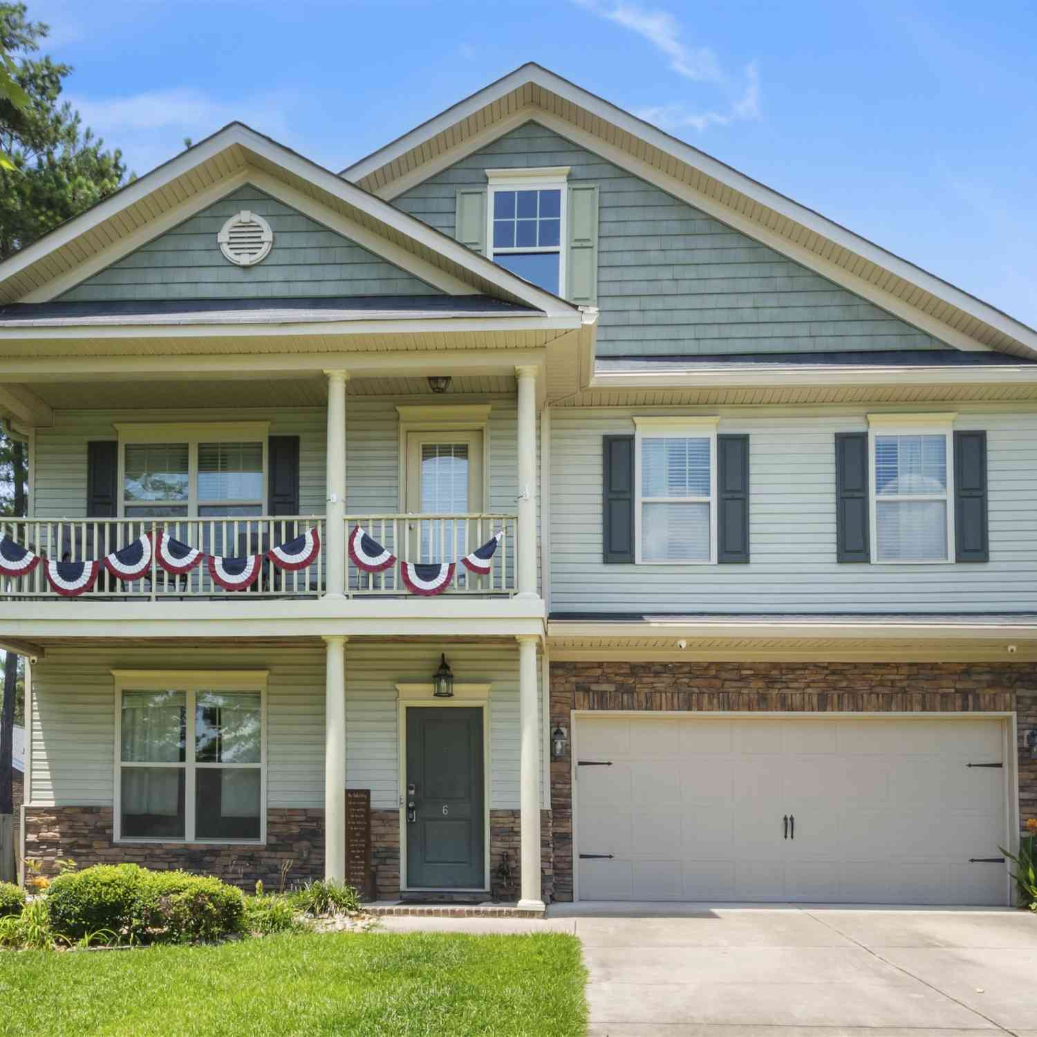 Homes For Sale - 6 Race Stable Court<br/> Lugoff, SC 29078