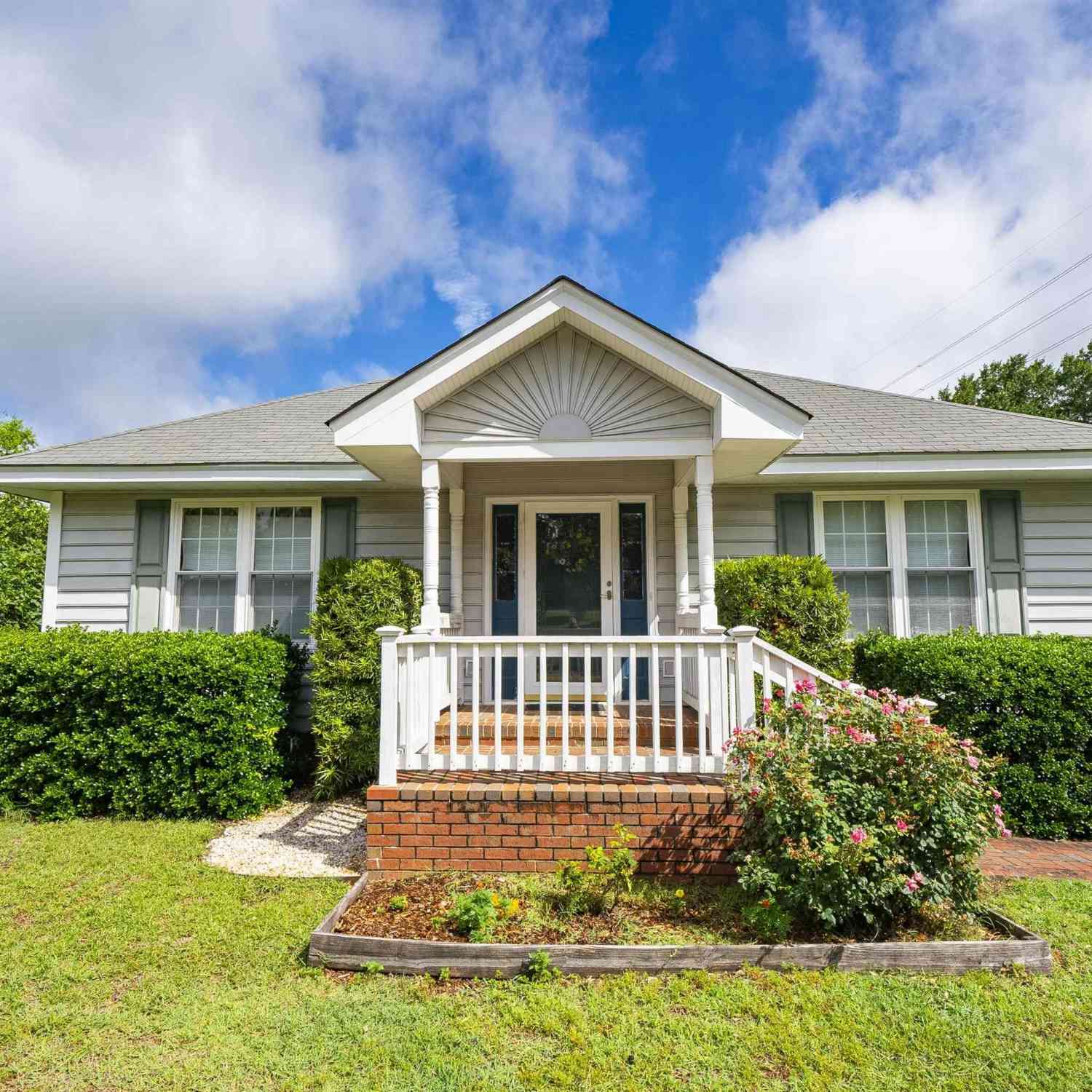 Homes For Sale - 120 Cedar Street<br/> Winnsboro, SC 29180