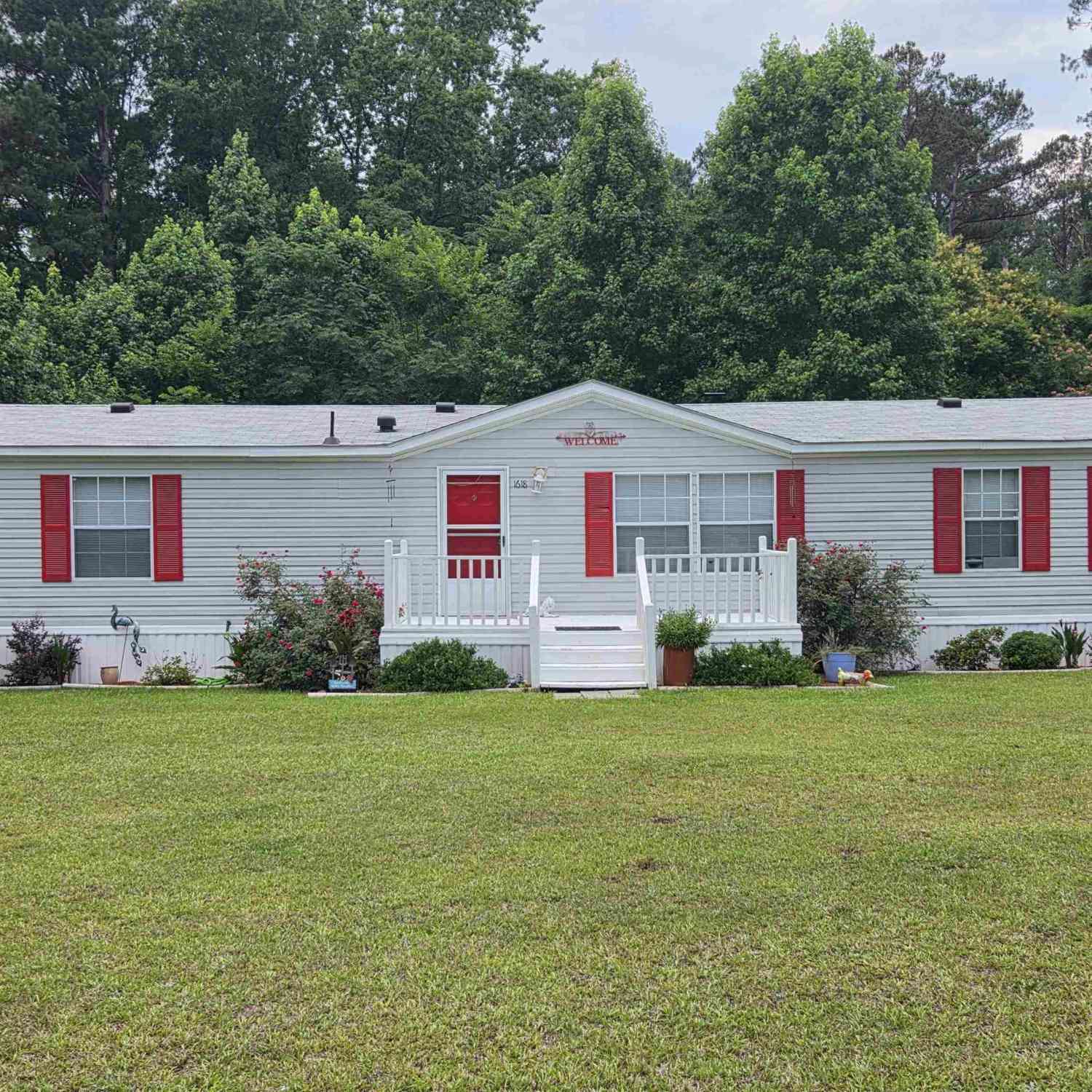 Mobile Home For Sale - 1618 Hickory Hill Road<br/> Eastover, SC 29044