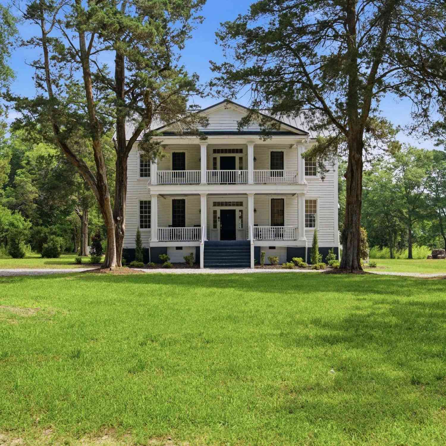 Homes For Sale - 200 Campbell Road<br/> Eastover, SC 29044