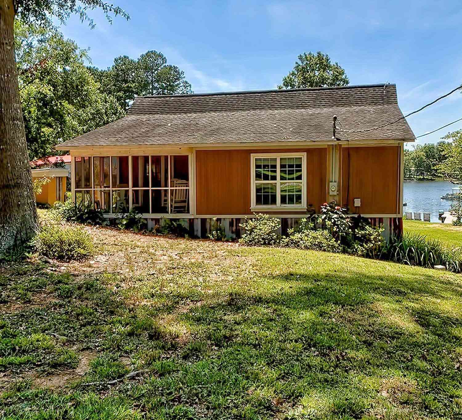 Homes For Sale - 1060 Carolina Lane<br/> Leesville, SC 29070