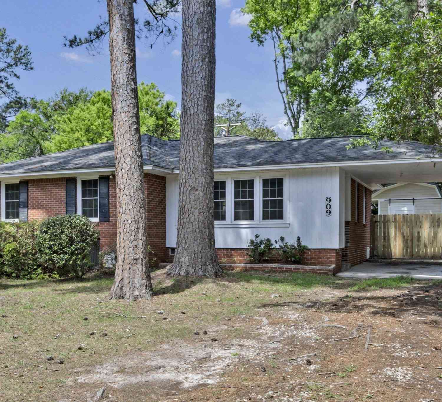 Homes For Sale - 909 Chevis Street<br/> Columbia, SC 29205
