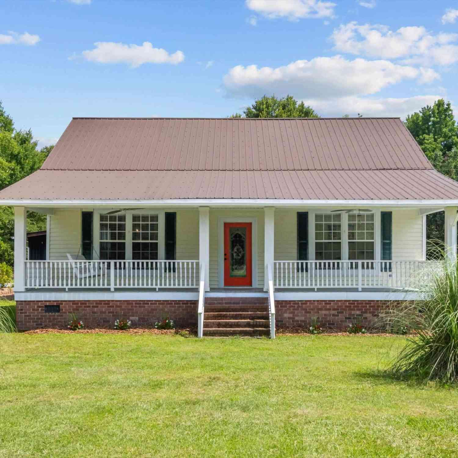 Homes For Sale - 1366 Old Golf Course Road<br/> Saluda County, Batesburg, SC 29006