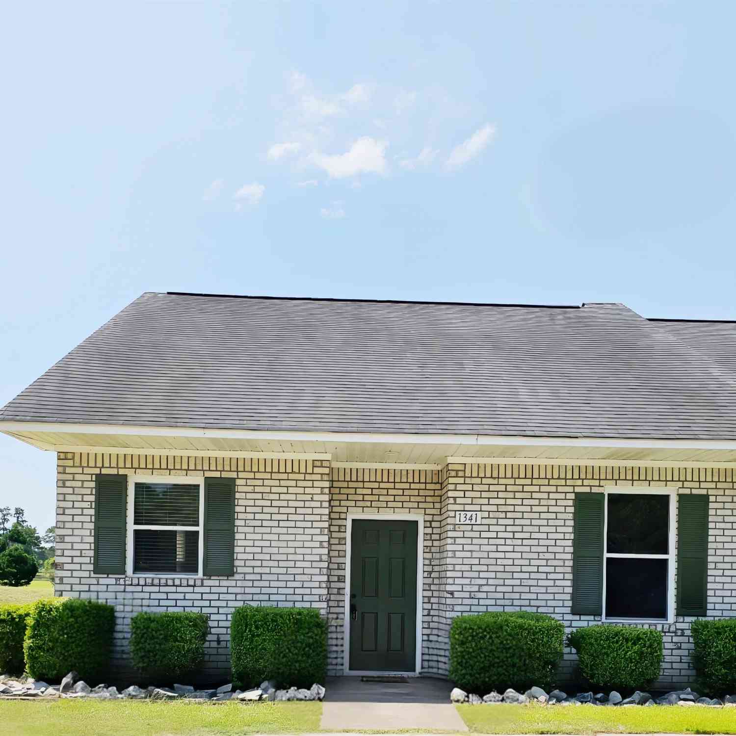 Townhouse For Sale - 1341 Davenport Drive #6<br/> Manning, SC 29102