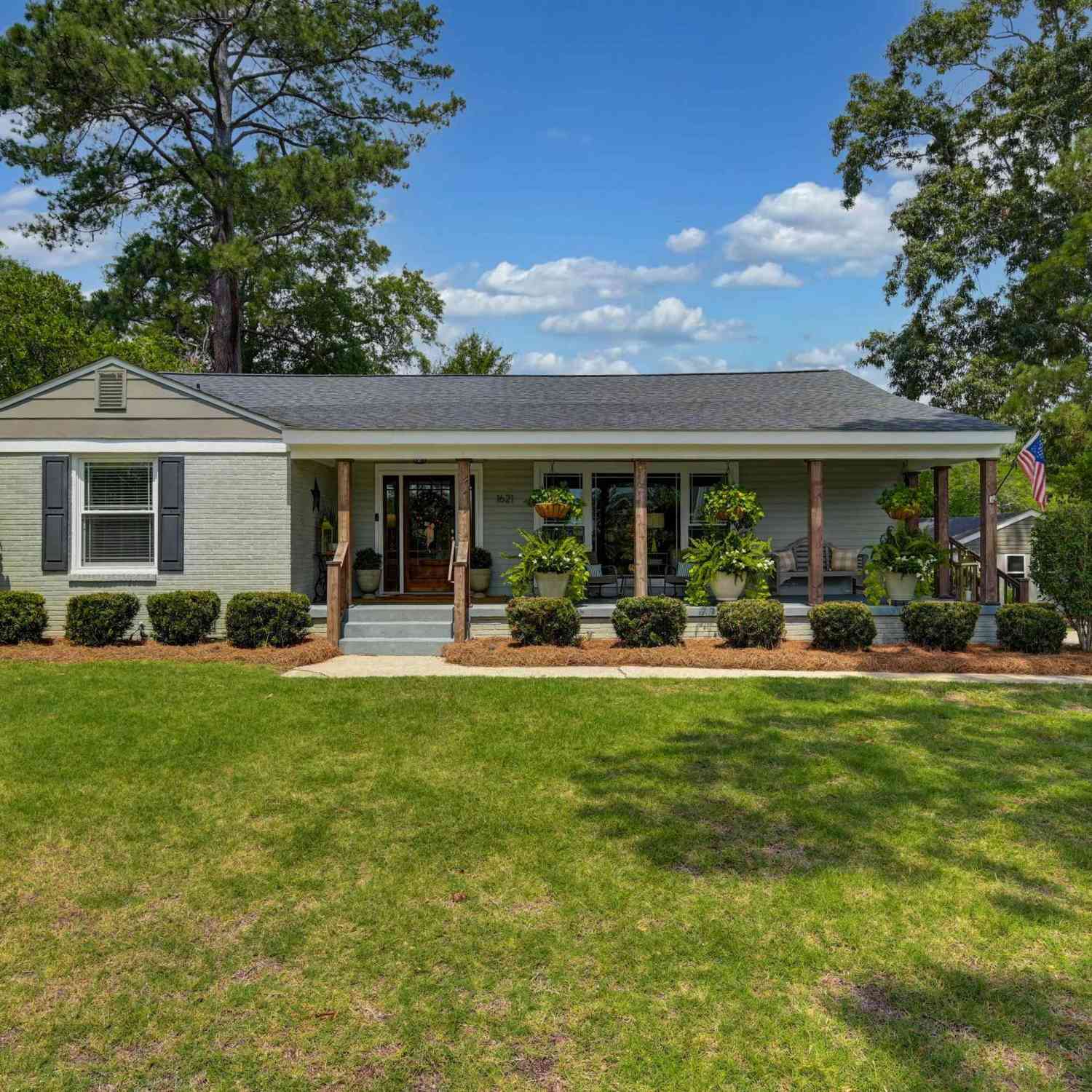 Homes For Sale - 1621 Gamewell Drive<br/> Richland County, Columbia, SC 29206