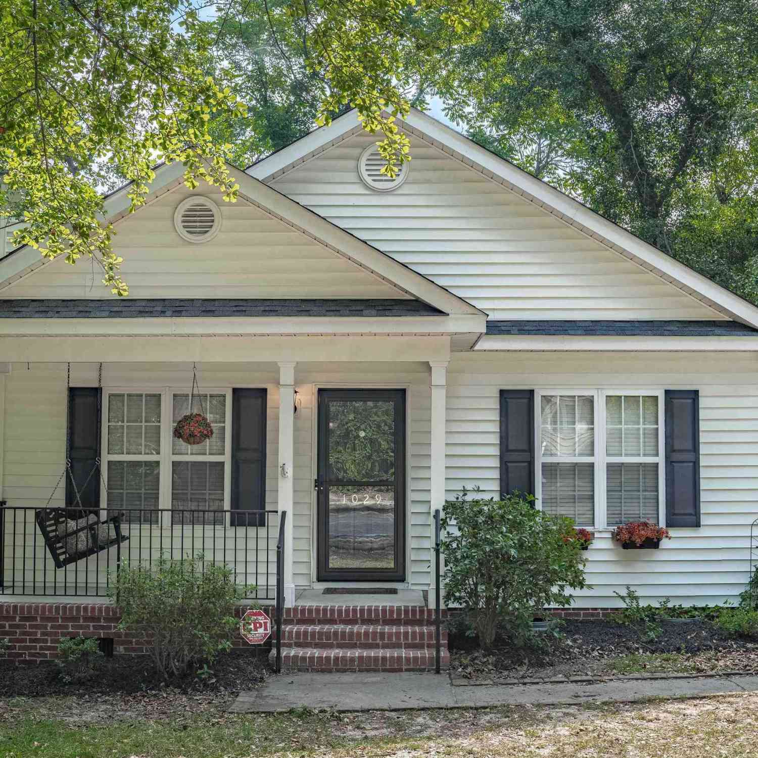 Homes For Sale - 1029 Deerwood Street<br/> Columbia, SC 29205