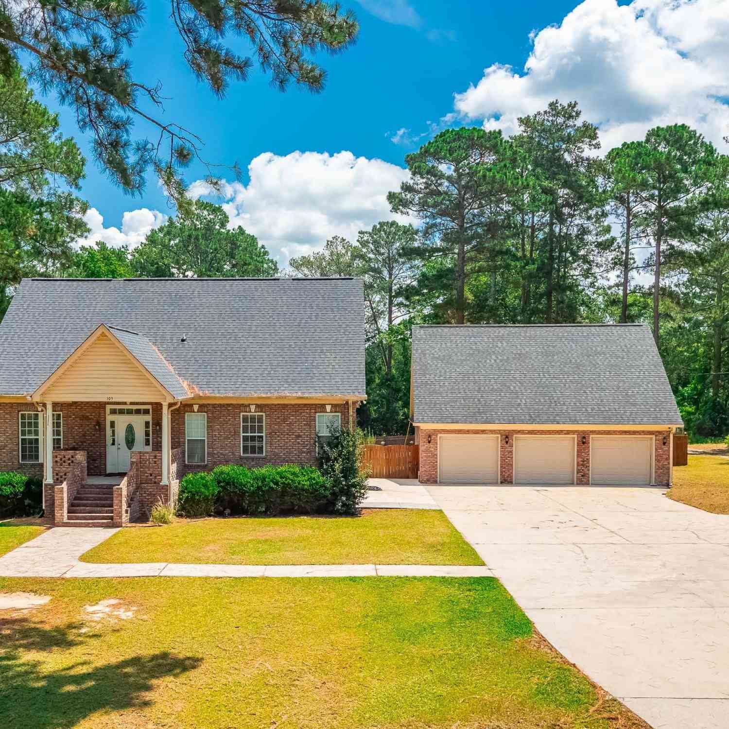 Homes For Sale - 105 Little Creek Drive<br/> Leesville, SC 29070
