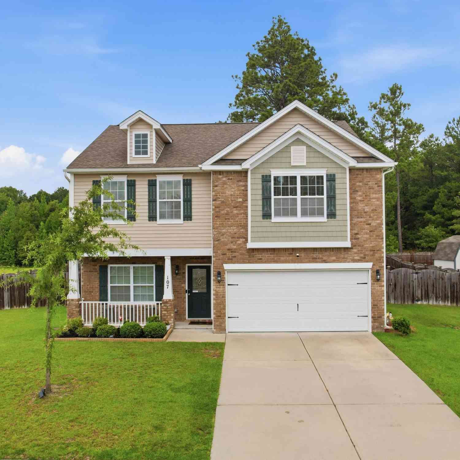 Homes For Sale - 107 Esso Lane<br/> Richland County, Elgin, SC 29045