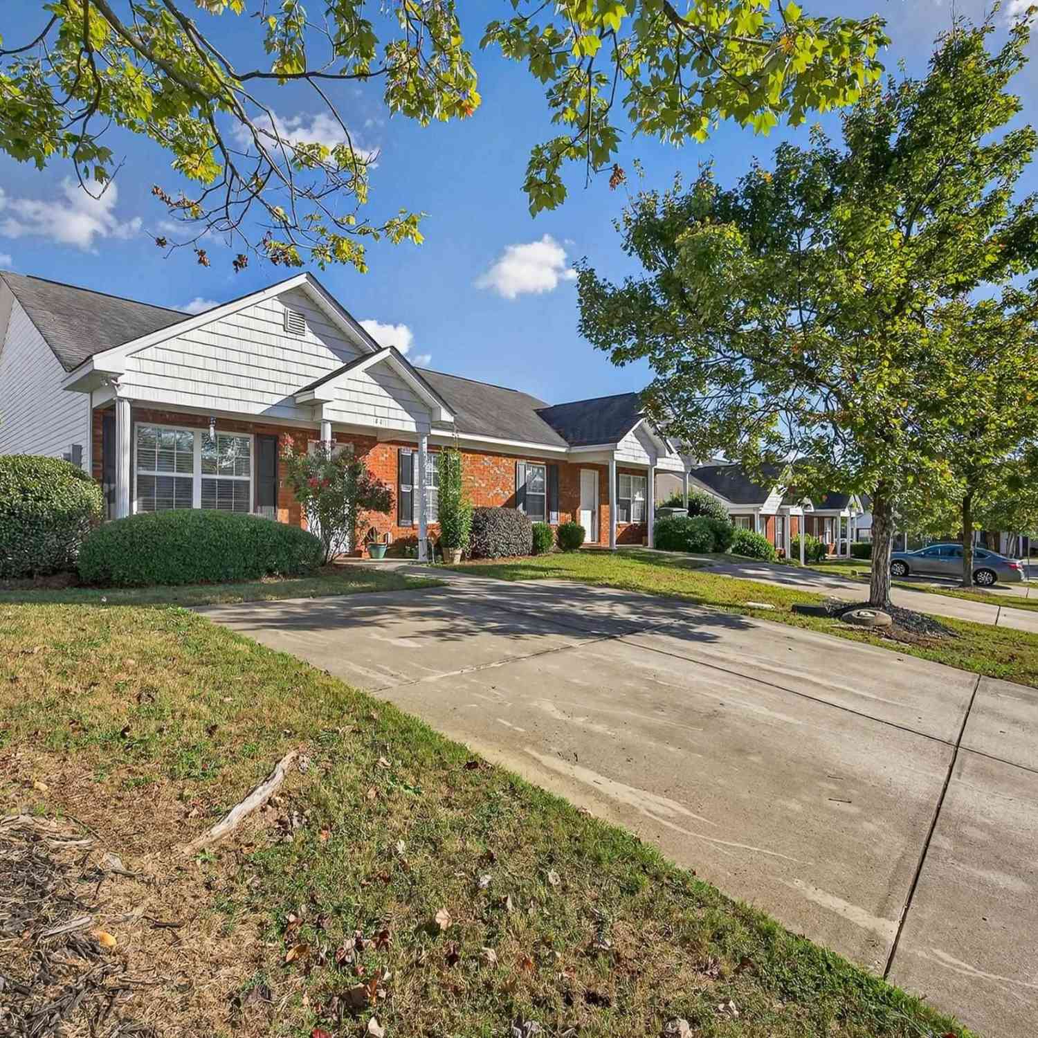Townhouse For Sale - 46 Monmouth Court<br/> Columbia, SC 29209