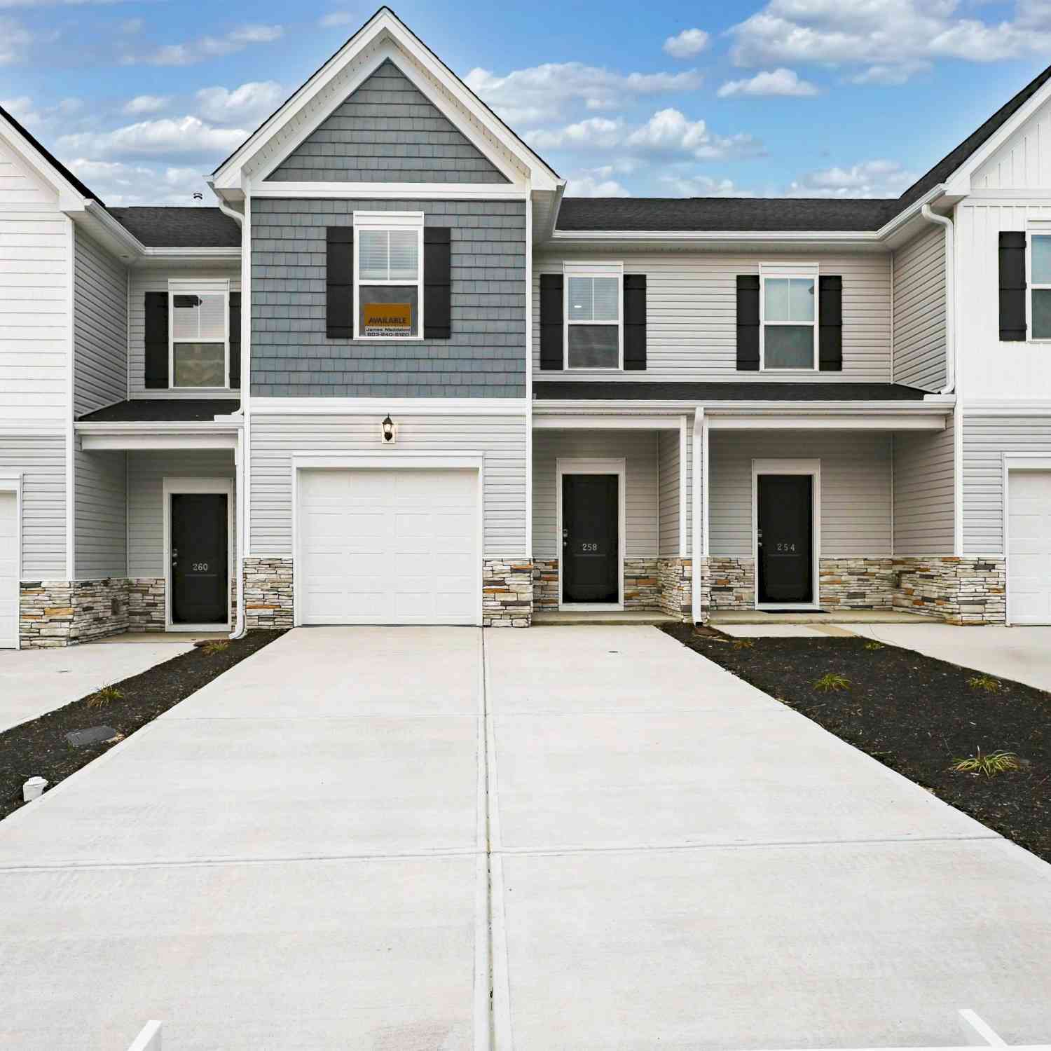 Townhouse For Sale - 218 Sunny Hill Drive<br/> Blythewood, SC 29016