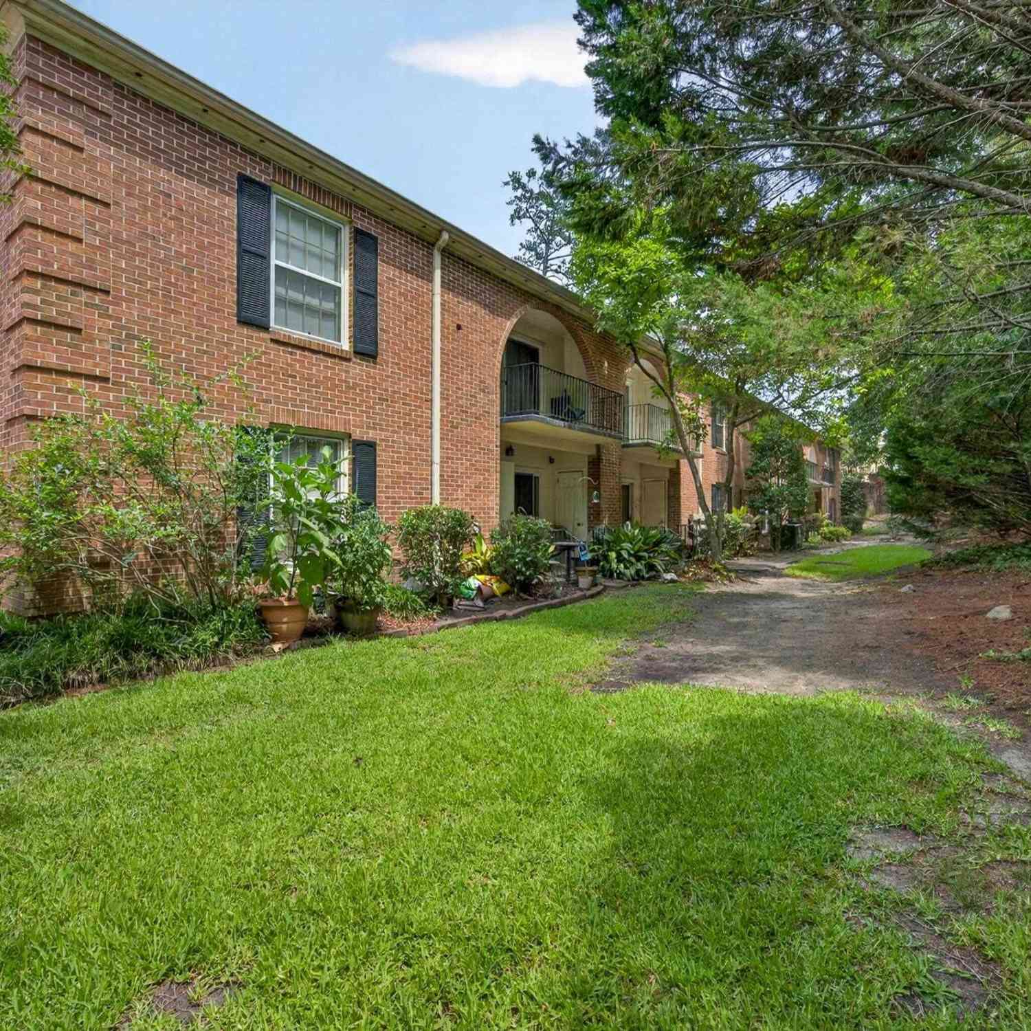 Condo For Sale - 5516 Lakeshore Drive #604<br/> Richland County, Columbia, SC 29206